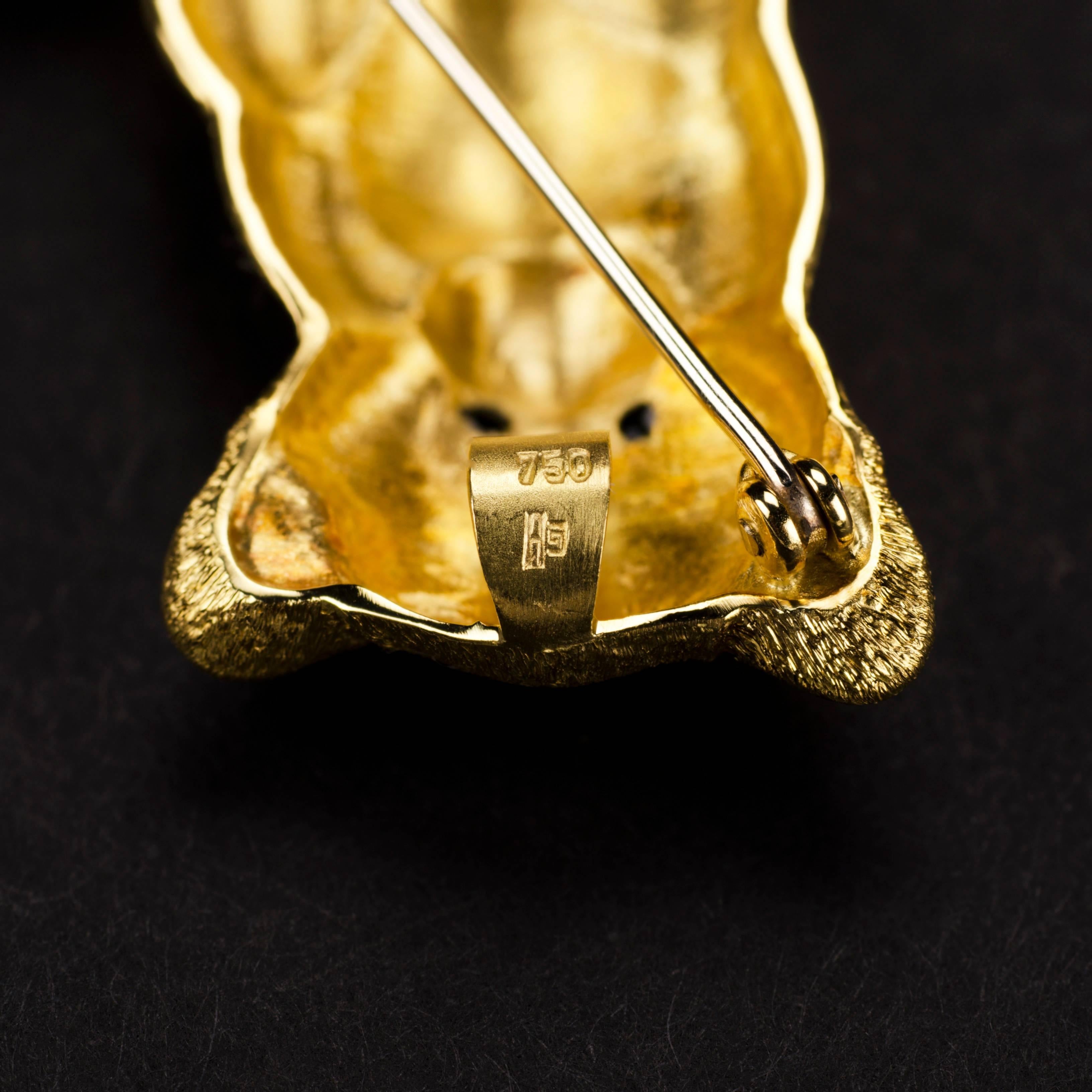18 Carat Yellow Gold Lion Cub Brooch or Pendant with a Cushion of Rubies For Sale 2