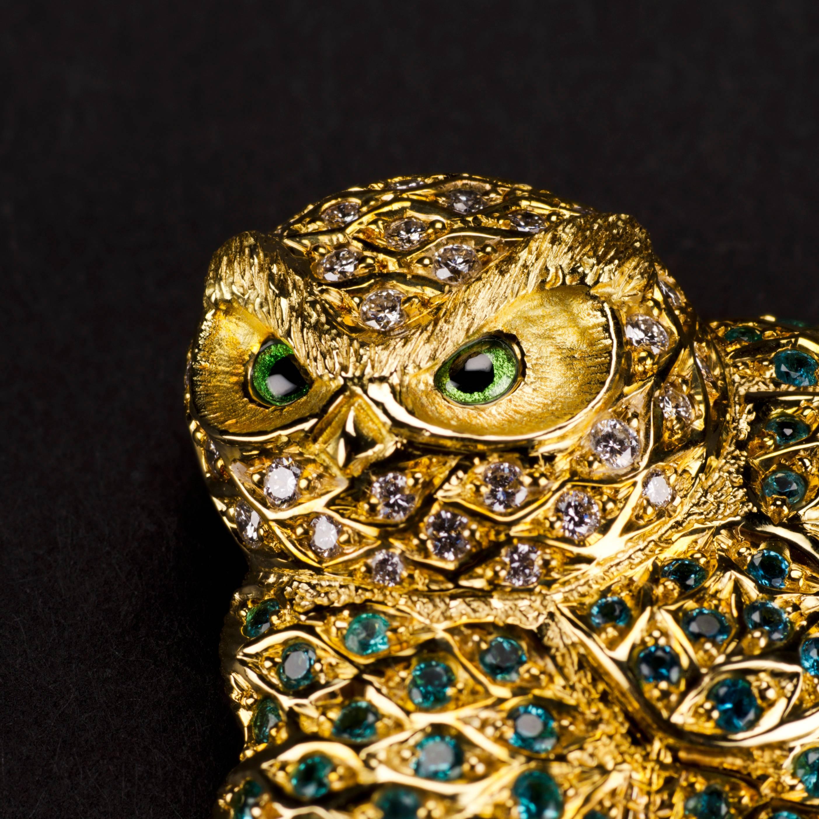 Contemporary 18 Carat Yellow Gold Paraiba Tourmaline and Diamond Owl Brooch For Sale