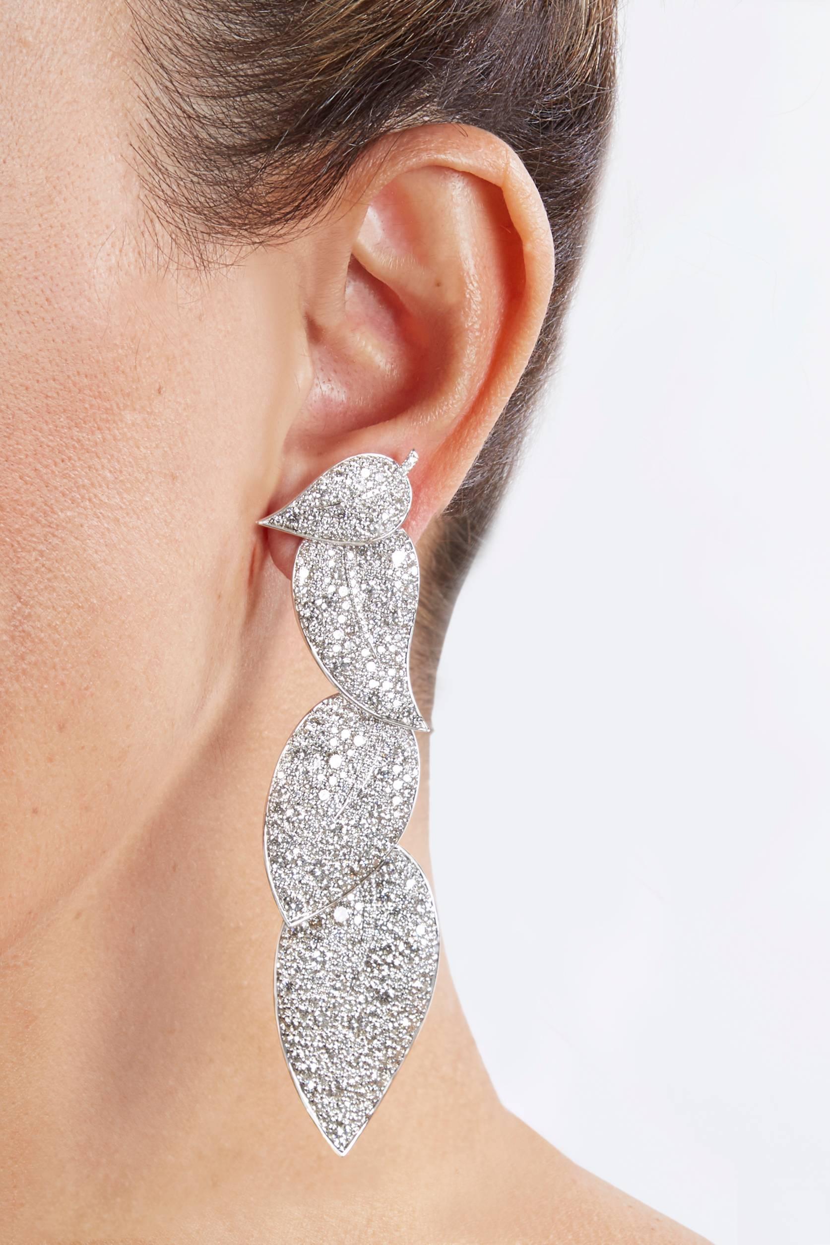SAM.SAAB Leaf Motif Diamond and White Gold Earring For Sale 2