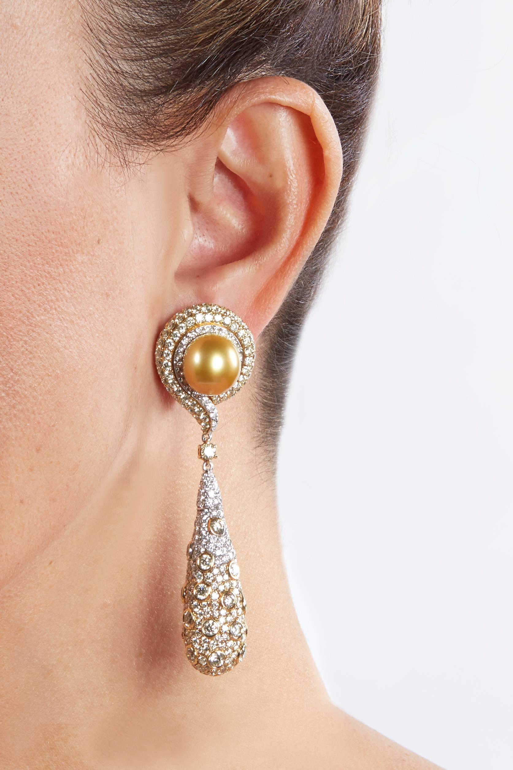 Contemporary SAM.SAAB South Sea Pearl Diamond and Yellow Gold Drop Earring For Sale