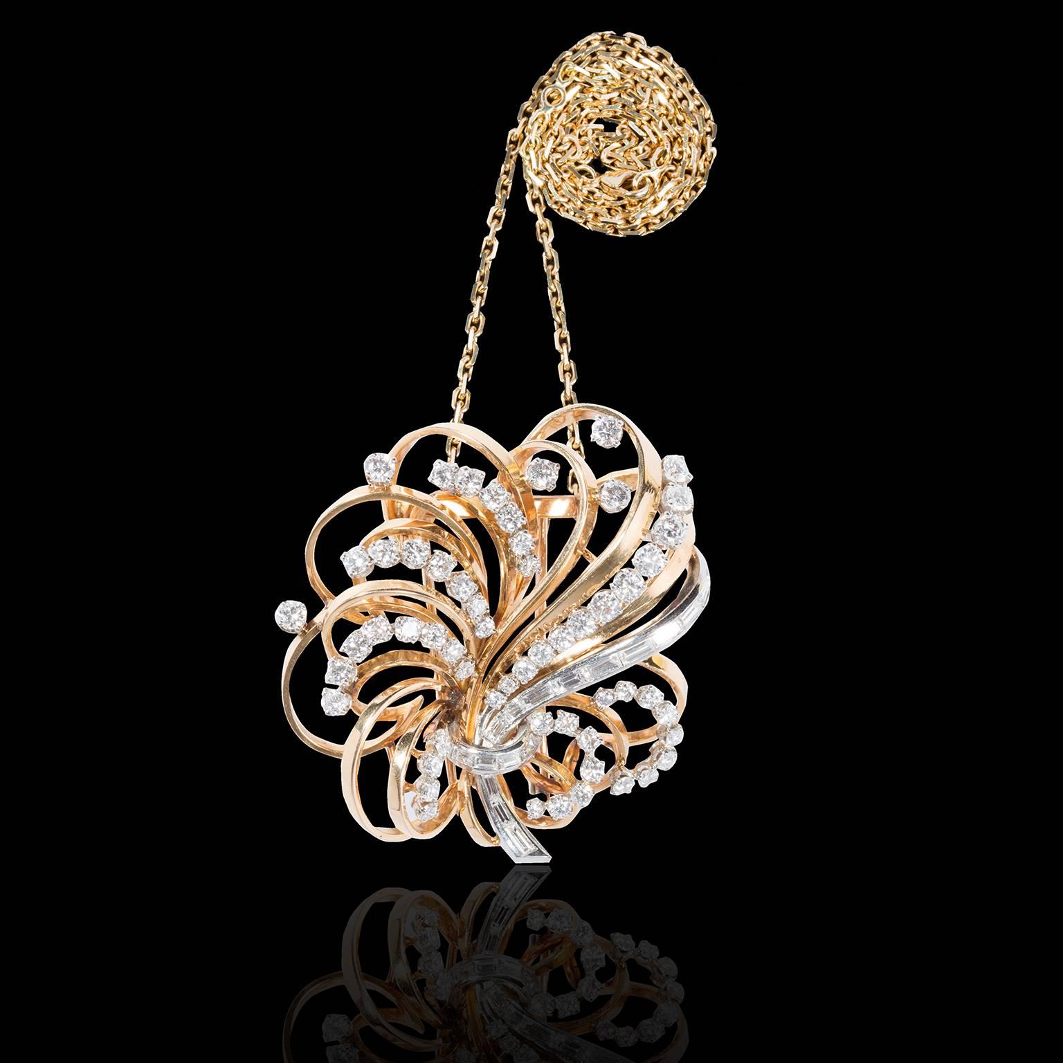 Boucheron 18 Carat Gold Platinum and Diamonds' Brooch-Pendant In Excellent Condition For Sale In London, GB