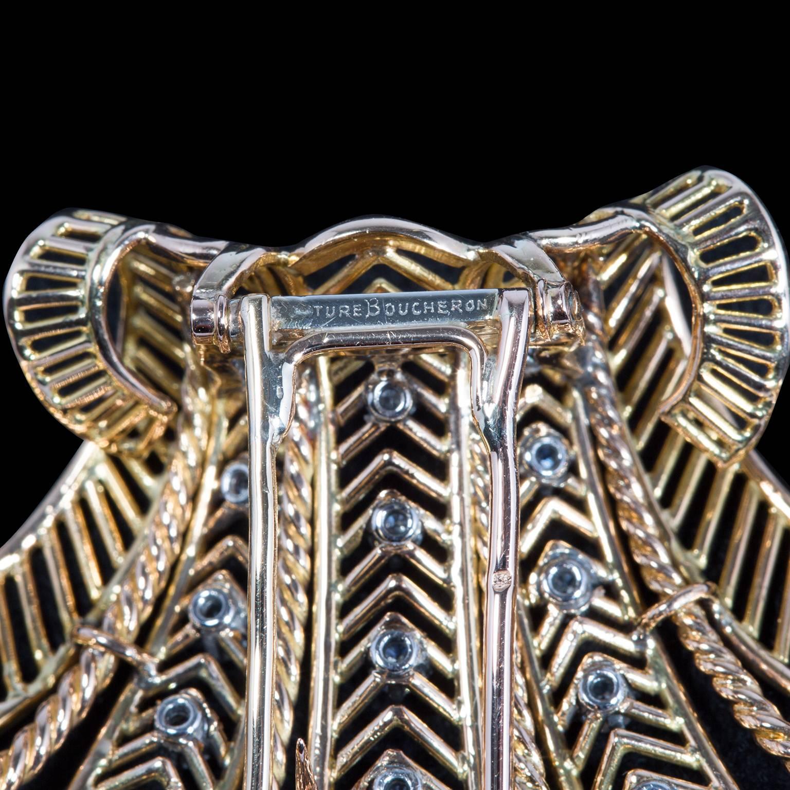 Boucheron 1940s Topaz, Diamond, Platinum and 18 Carat Gold Pendant-Brooch For Sale 1