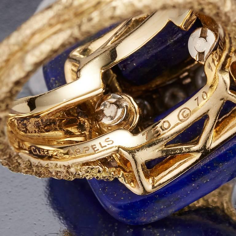 Van Cleef & Arpels Ring, Diamonds, Lapiz Lazuli, 18 Carat Gold In Excellent Condition For Sale In London, GB