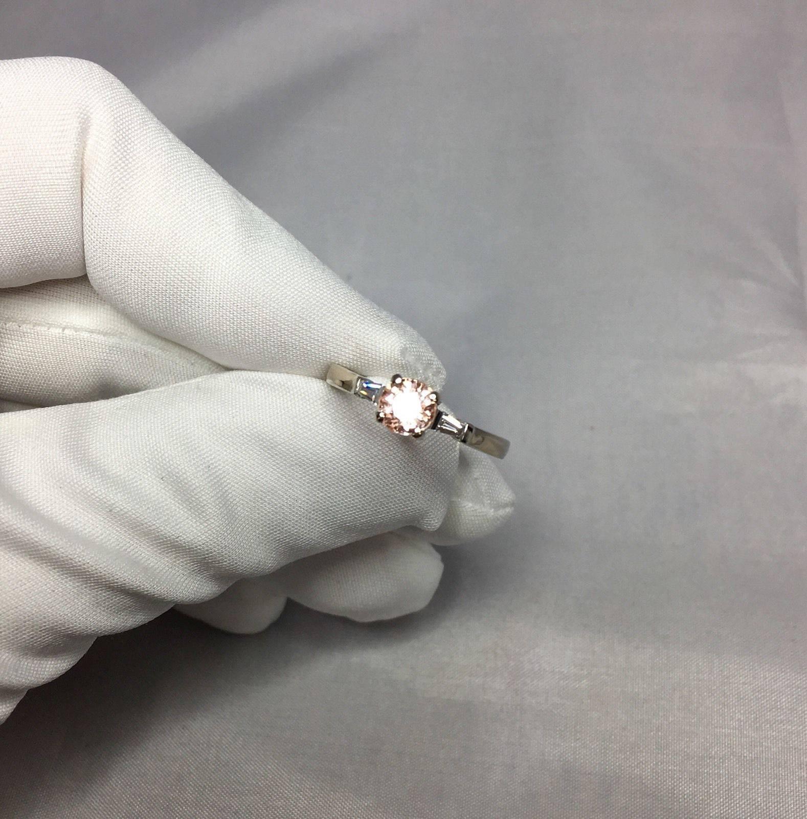 Round Cut Orange-Pink Ceylon Padparadscha Sapphire Diamond Ring 18 Karat IGI Certified