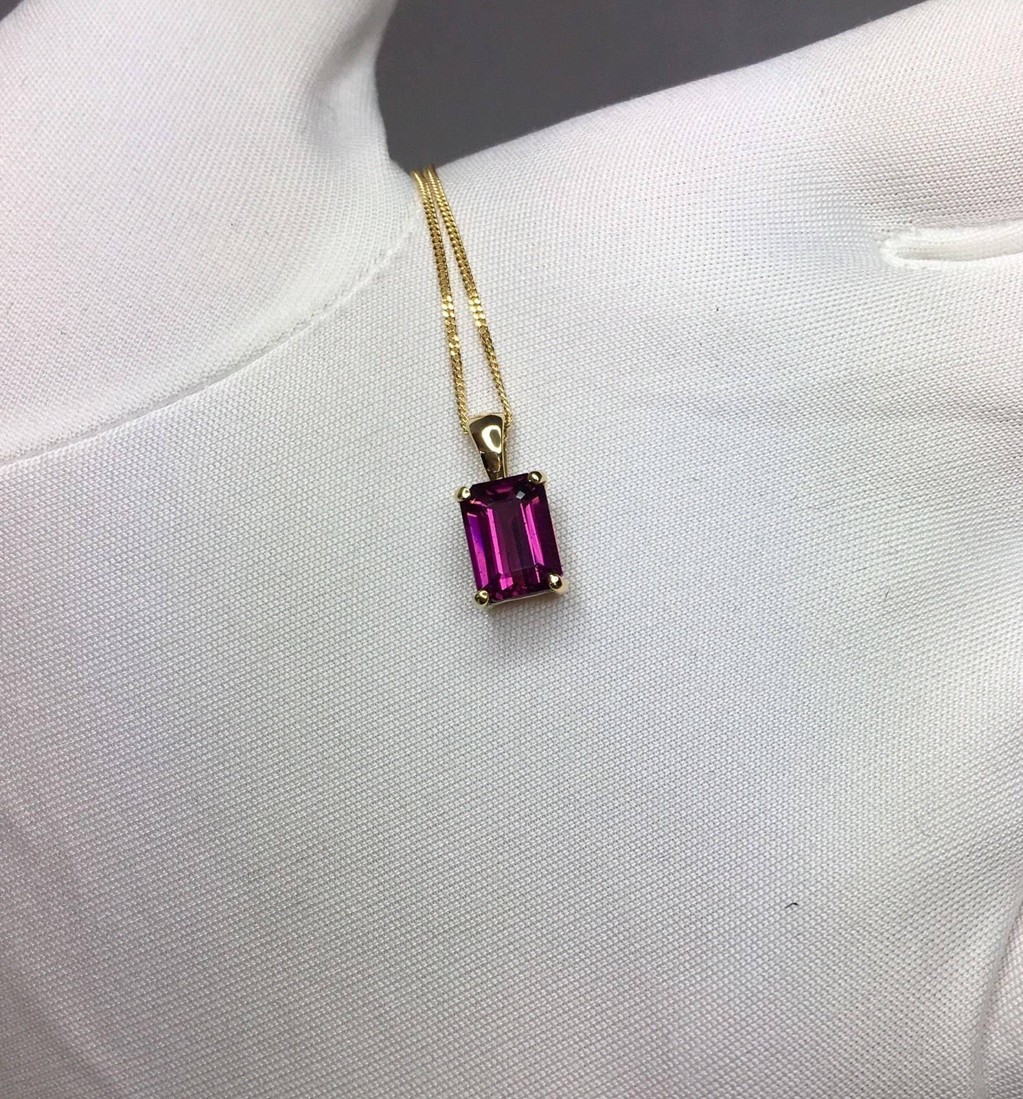 2.02 Carat Neon Purple Rhodolite Malawi Garnet Pendant 18 Karat Gold Emerald Cut In New Condition In Birmingham, GB