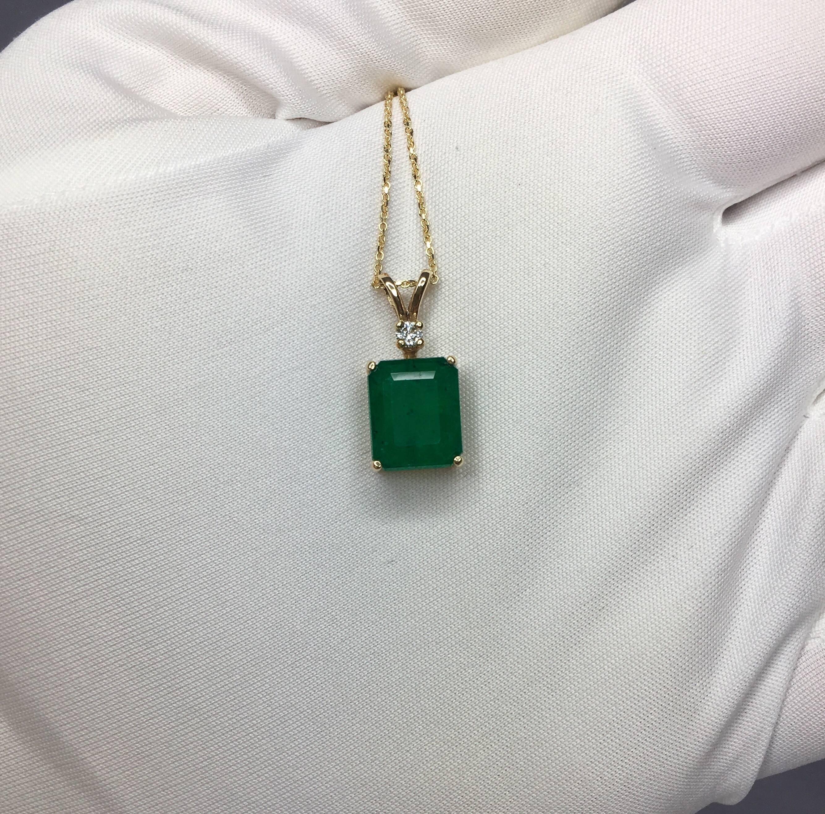 IGI Certified 4.51 Carat Zambian Emerald and Diamond 14 Karat Gold Pendant 1