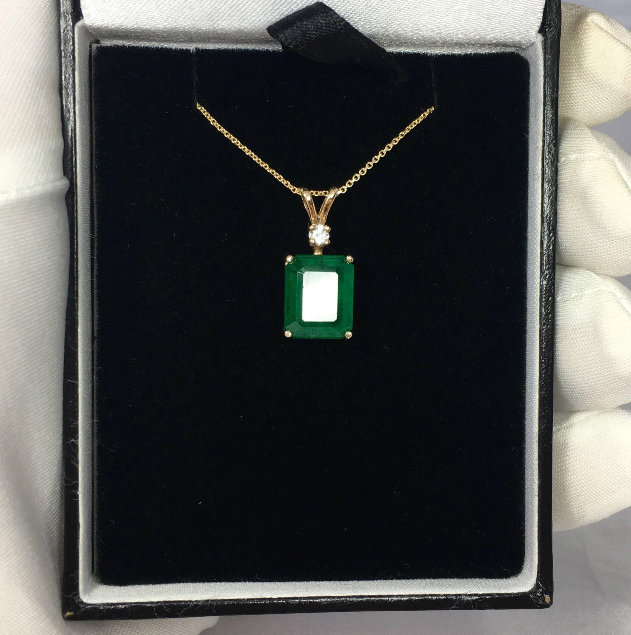 IGI Certified 4.51 Carat Zambian Emerald and Diamond 14 Karat Gold Pendant 2