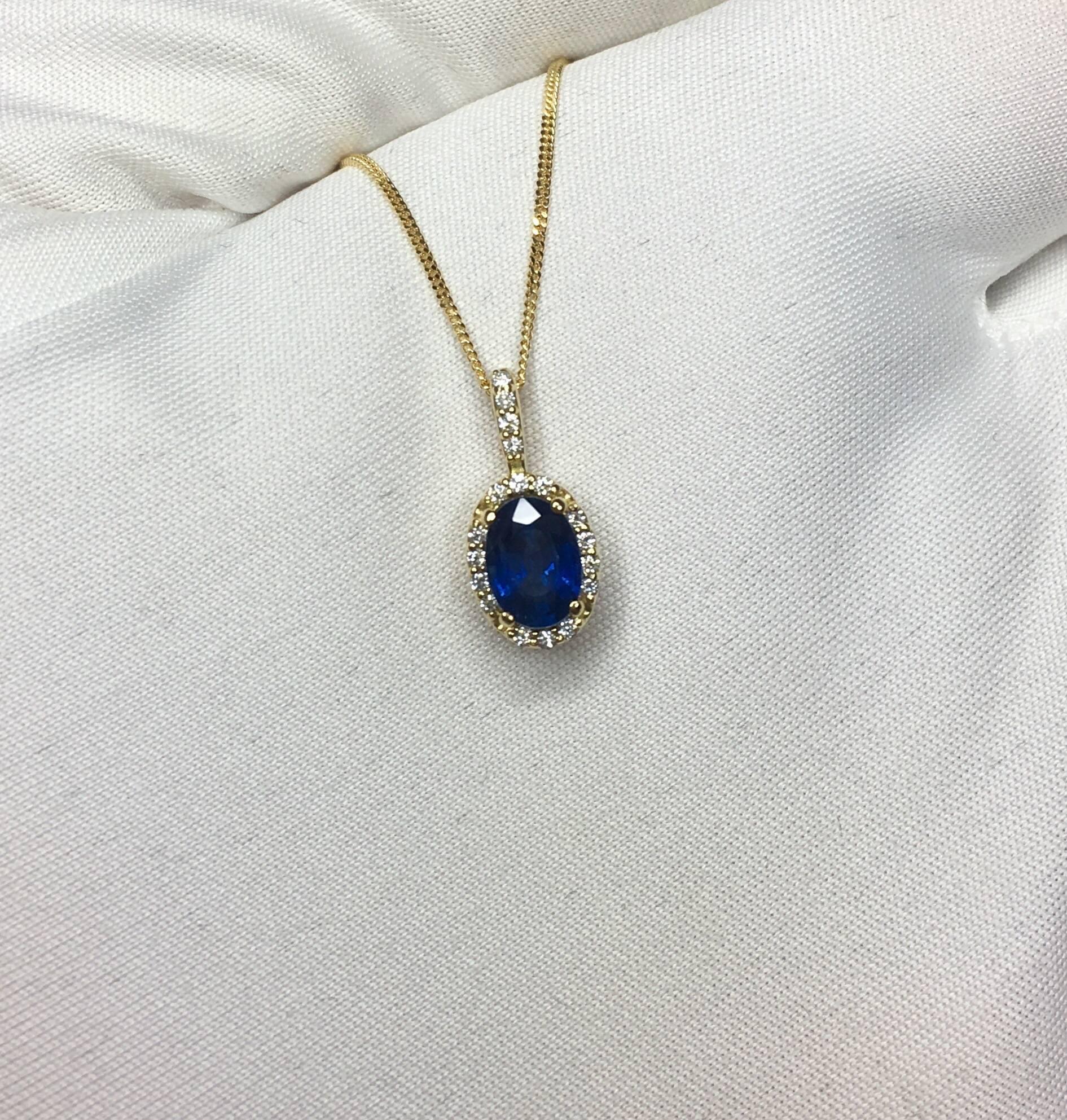 Ceylon 1.00 Carat Blue Sapphire and Diamond 18 Karat Gold Cluster/Halo Pendant 1