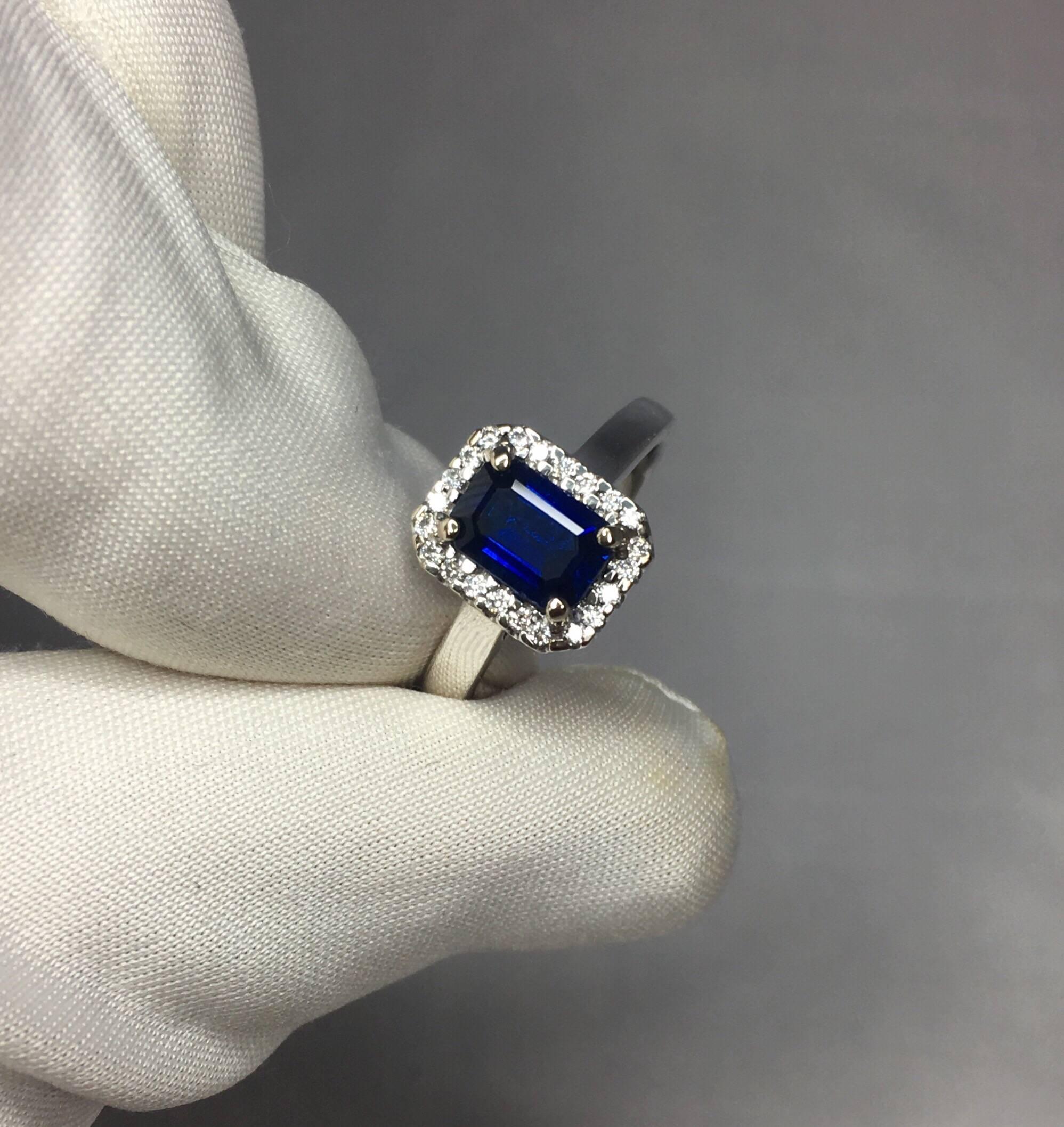 Ceylon Sapphire and Diamond 1.00 Carat Emerald Cut Cluster 18 Karat Gold Ring 1