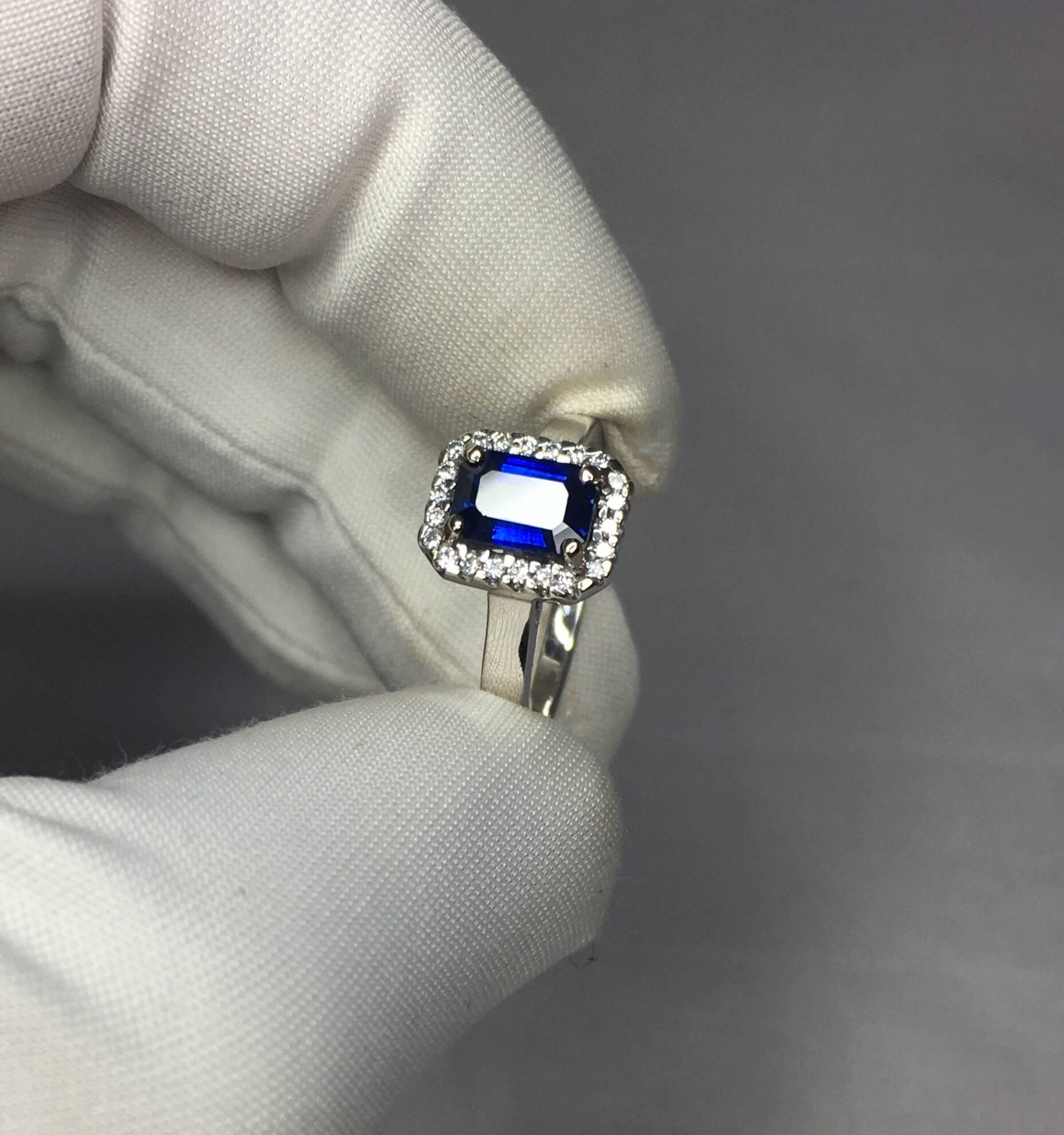 Ceylon Sapphire and Diamond 1.00 Carat Emerald Cut Cluster 18 Karat Gold Ring 4