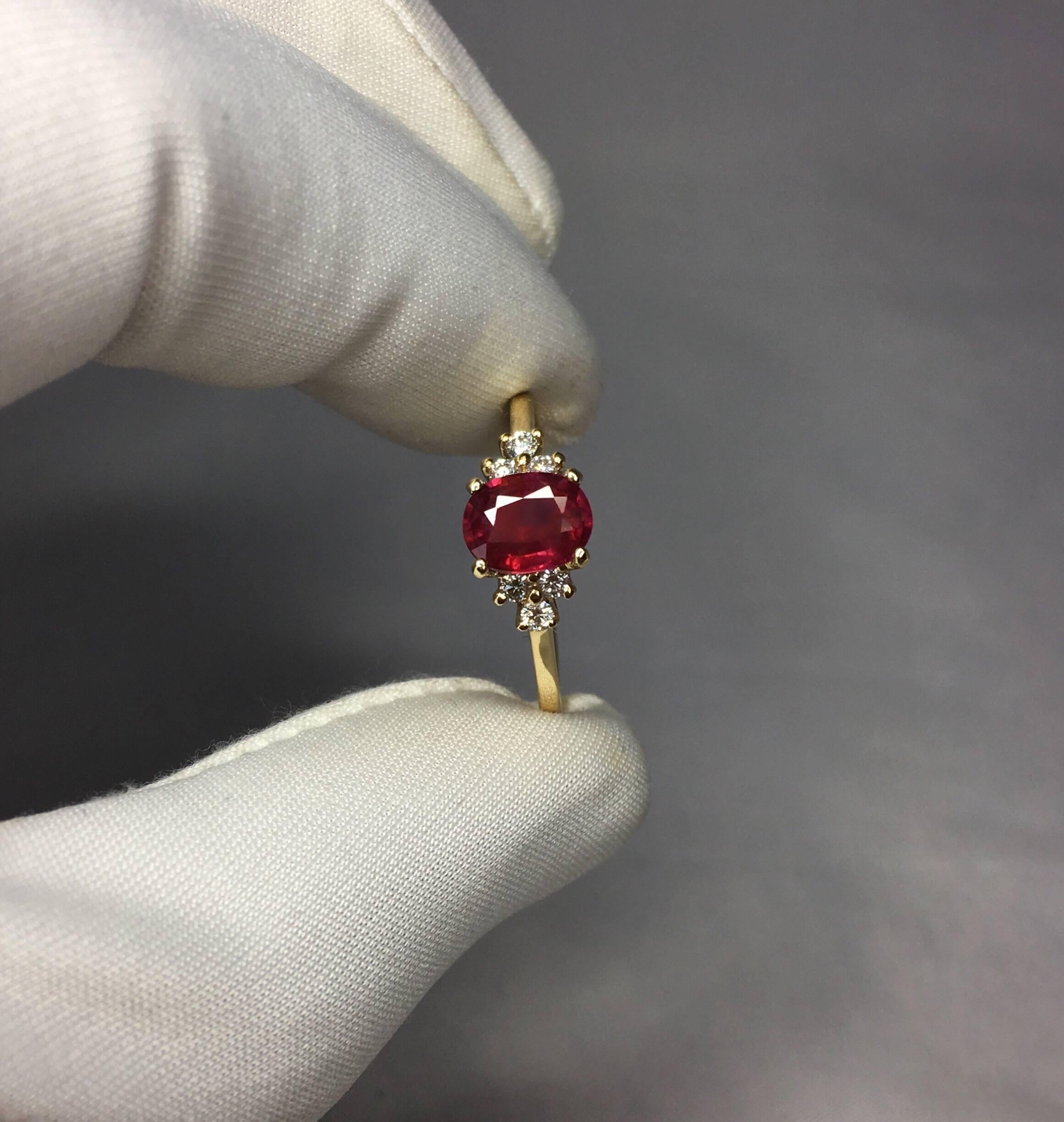 IGI Certified 1.12 Carat Ruby and Diamond Oval Cut 18 Karat Gold Engagement Ring In New Condition In Birmingham, GB