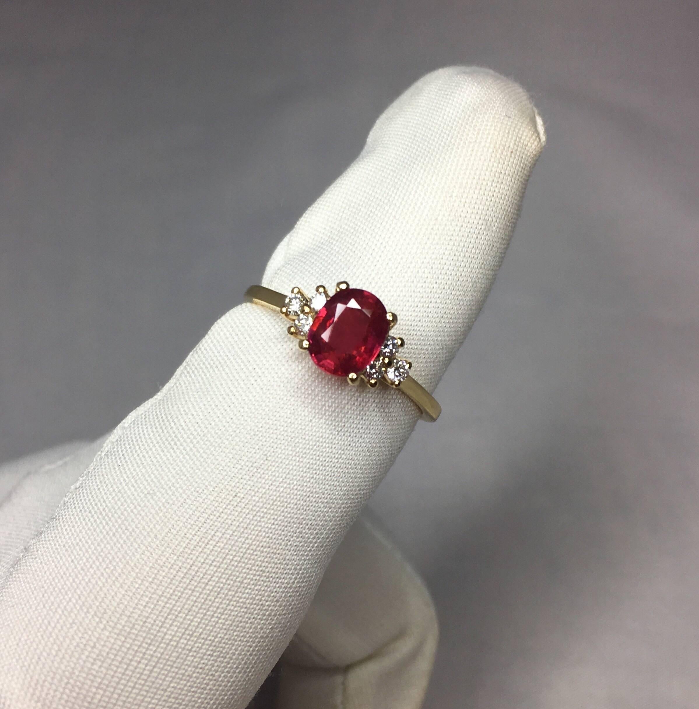 Women's or Men's IGI Certified 1.12 Carat Ruby and Diamond Oval Cut 18 Karat Gold Engagement Ring