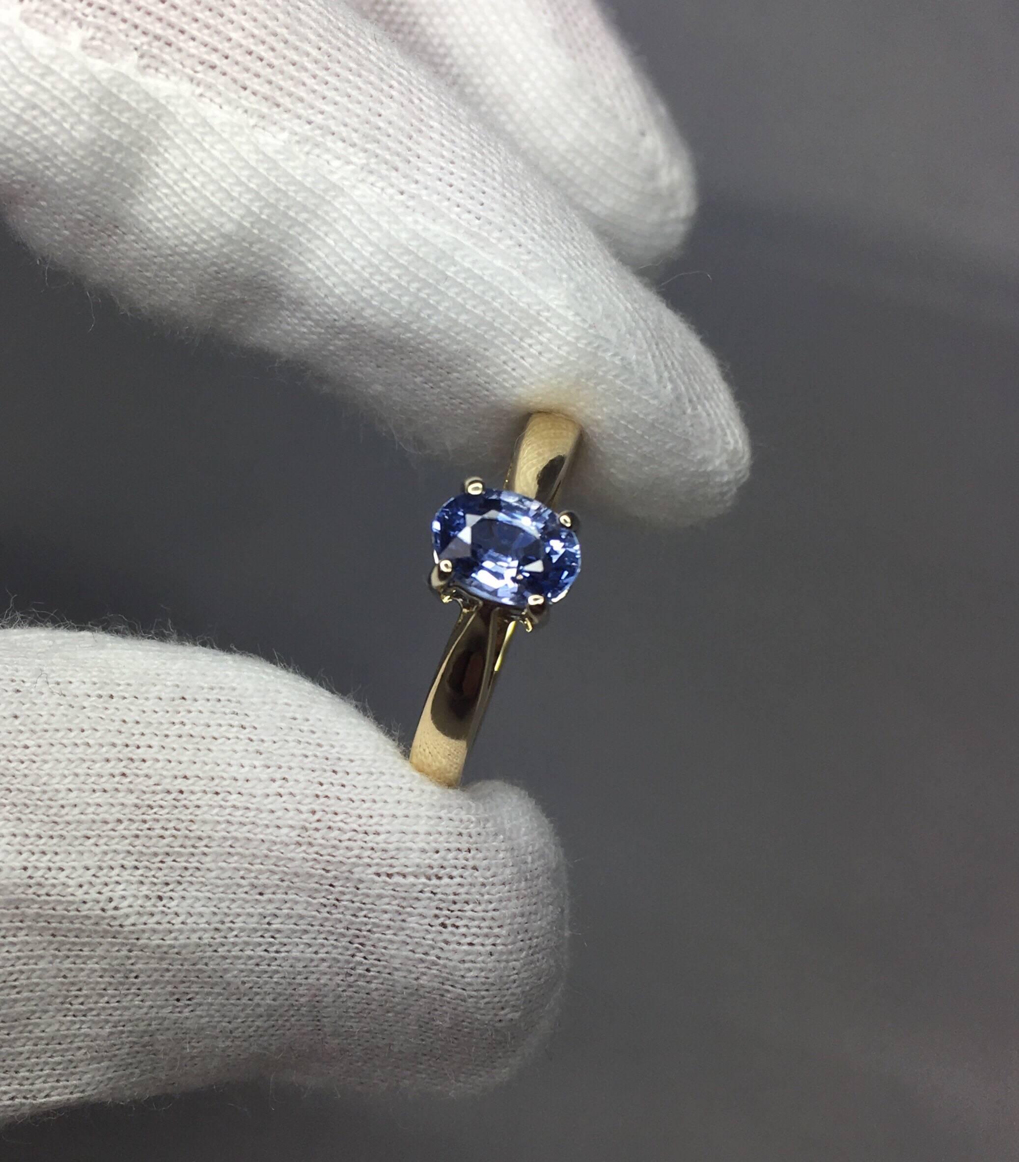 Igi Certified 1.09 Carat Ceylon Light Blue Sapphire 18 Karat Gold Solitaire Ring 1