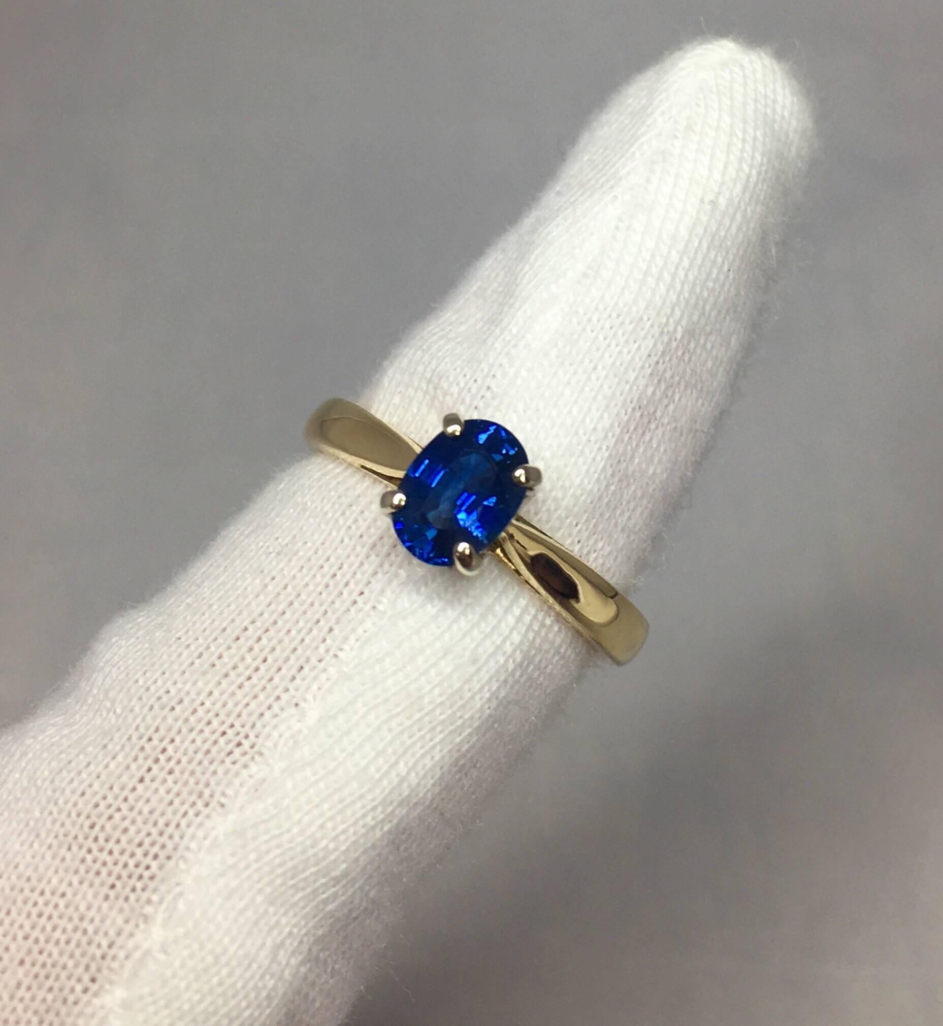 1.15ct Vivid Cornflower Blue Ceylon Sapphire Solitaire Engagement Ring 18k Gold  In New Condition In Birmingham, GB