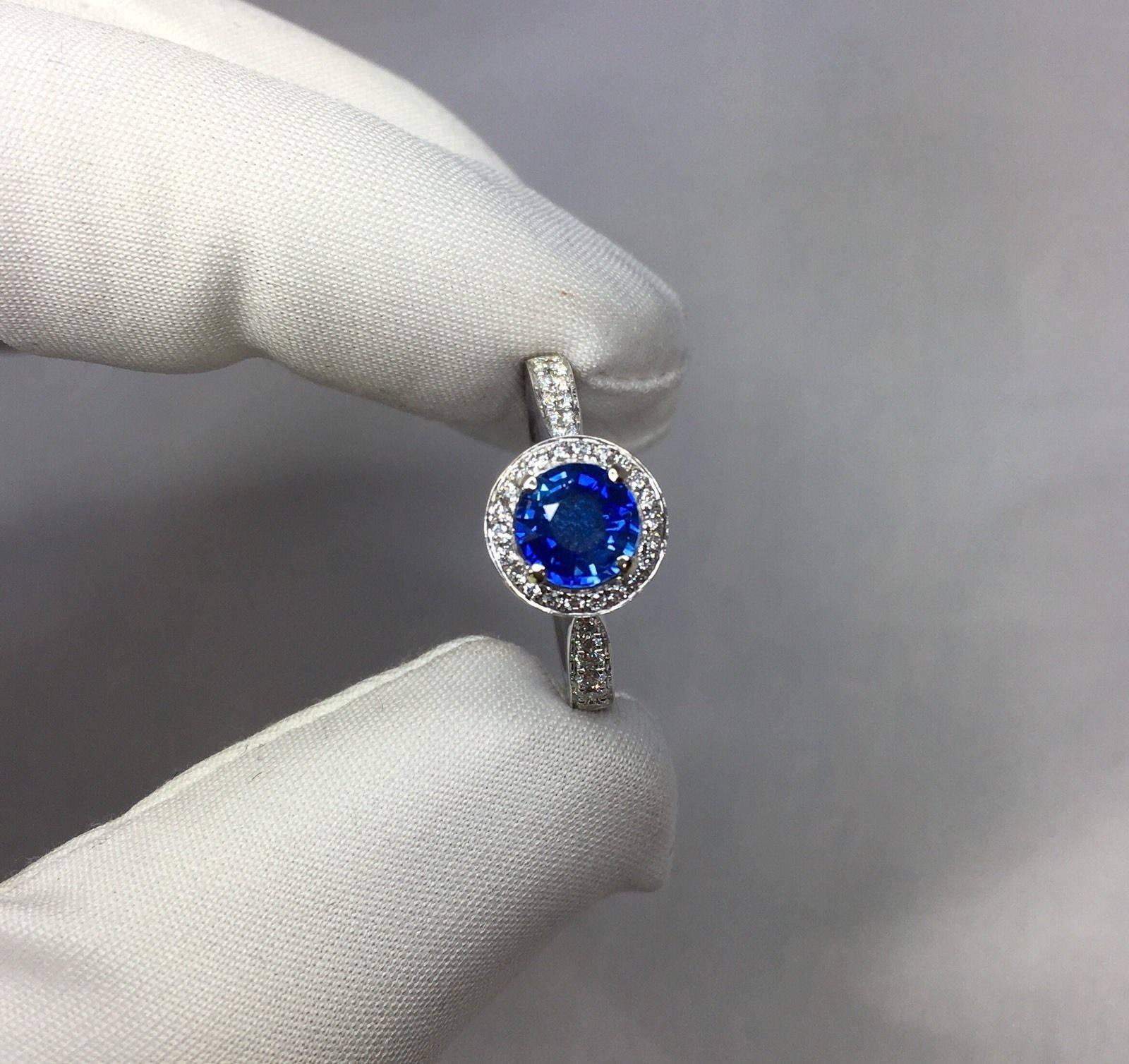 1.30 Carat Ceylon Blue Sapphire and Diamond Halo Ring 18 Karat White Gold In New Condition In Birmingham, GB