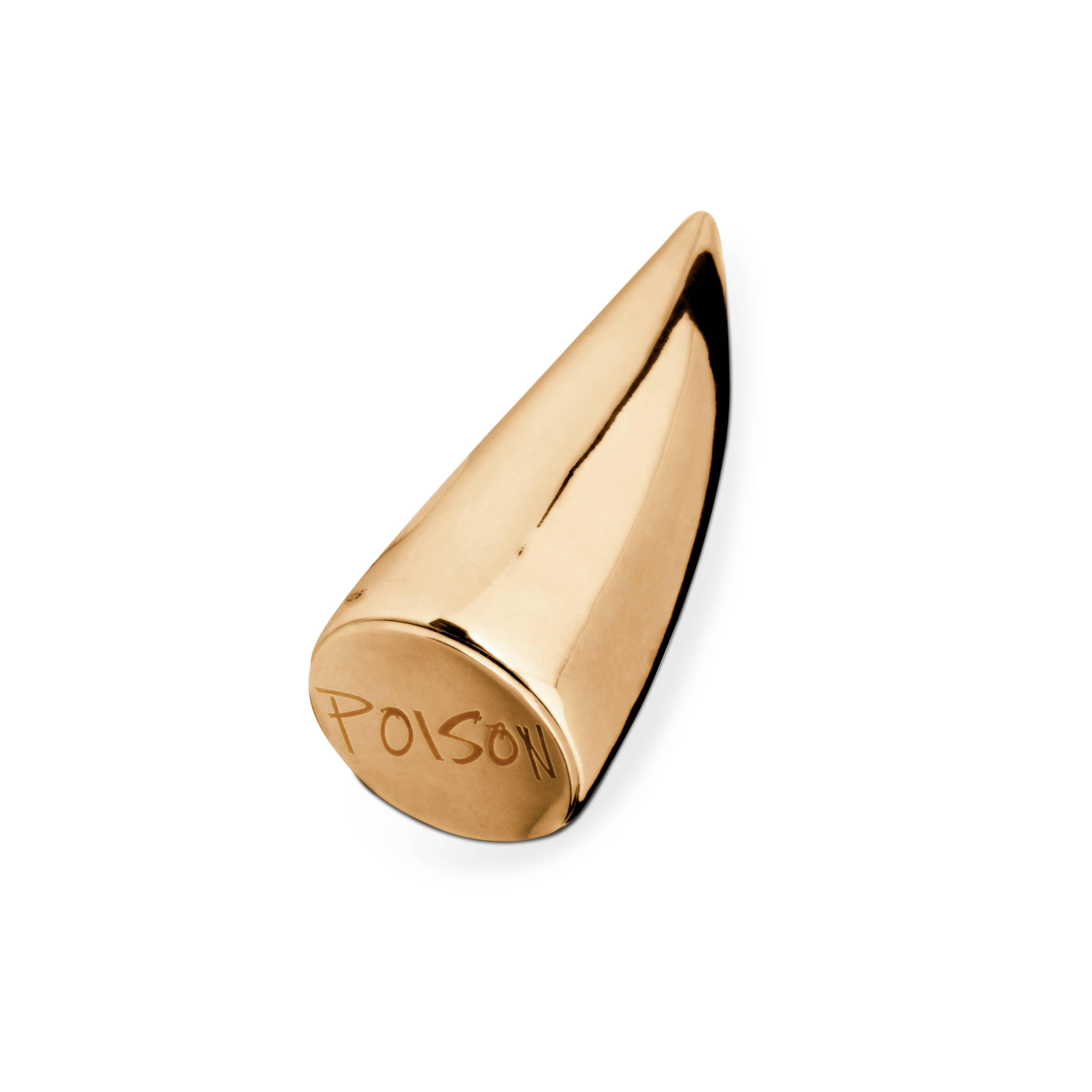 This toggle-shaped pill case in solid 14k solid gold features sinuous curved lines and provides an elegant and stylish way to carry your medicine with you. Choose from our standard Antidote or Poison engraved screw cap lid. 

Crafted in New York