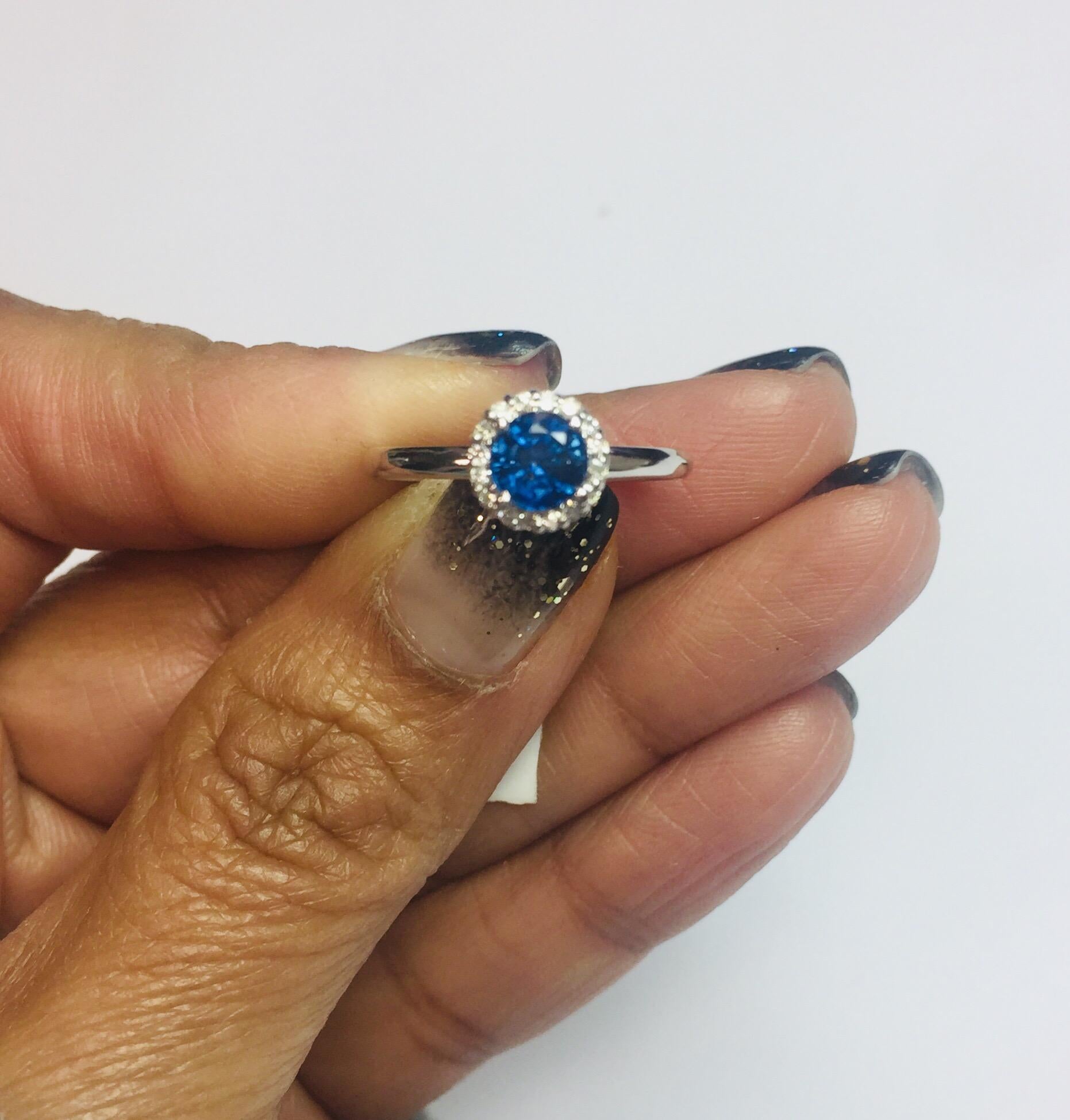 0.64 Carat Sapphire Diamond 14 Karat White Gold Ring In New Condition In Los Angeles, CA