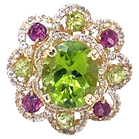 6,20 Quilates Peridoto Granate Zafiro Blanco Anillo de Cóctel en Oro Amarillo