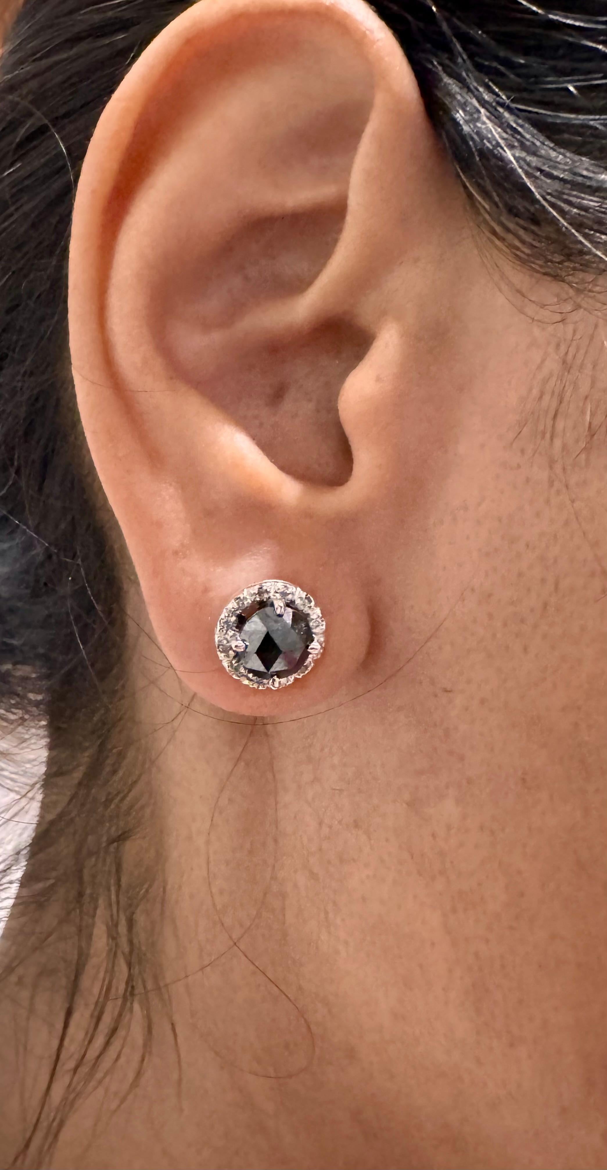 Orecchini con diamante nero da 2,09 carati in oro bianco 14 carati in vendita 3