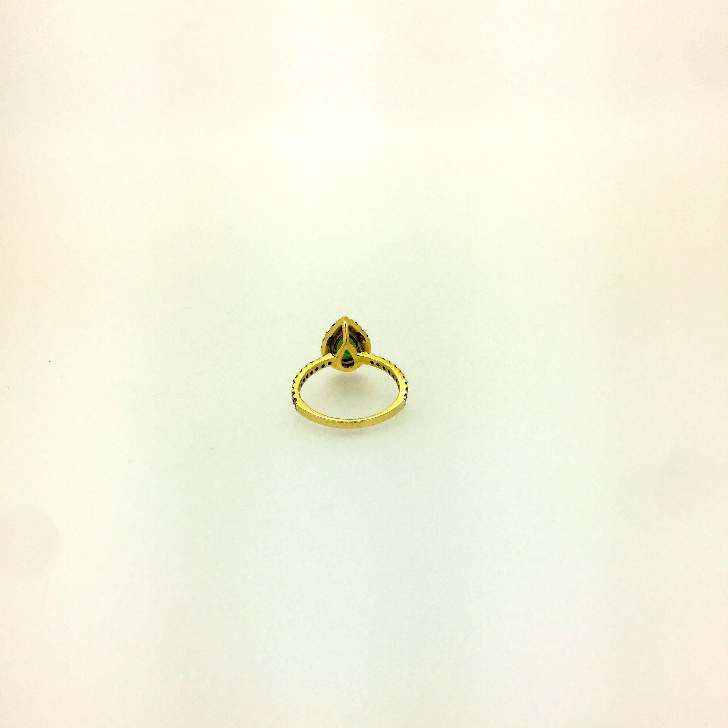 Women's 1.70 Carat Pear Cut Tsavorite Diamond Yellow Gold Ring