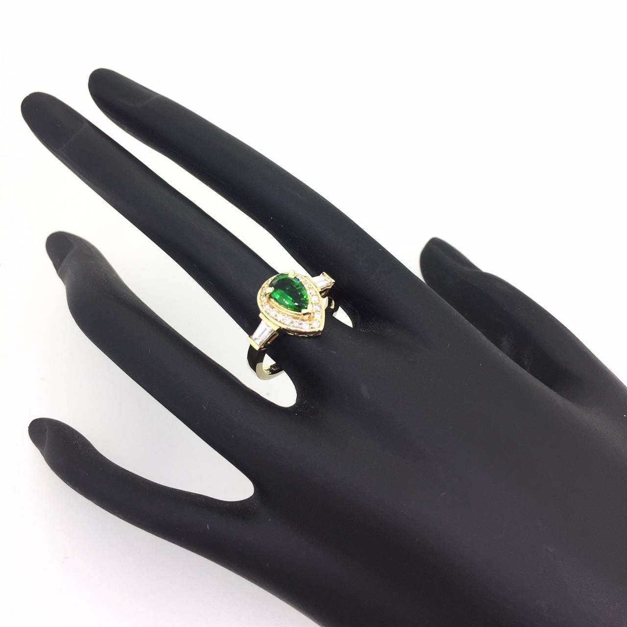 1.46 Carat Pear Cut Tsavorite Diamond Yellow Gold Cocktail Ring In New Condition In Los Angeles, CA
