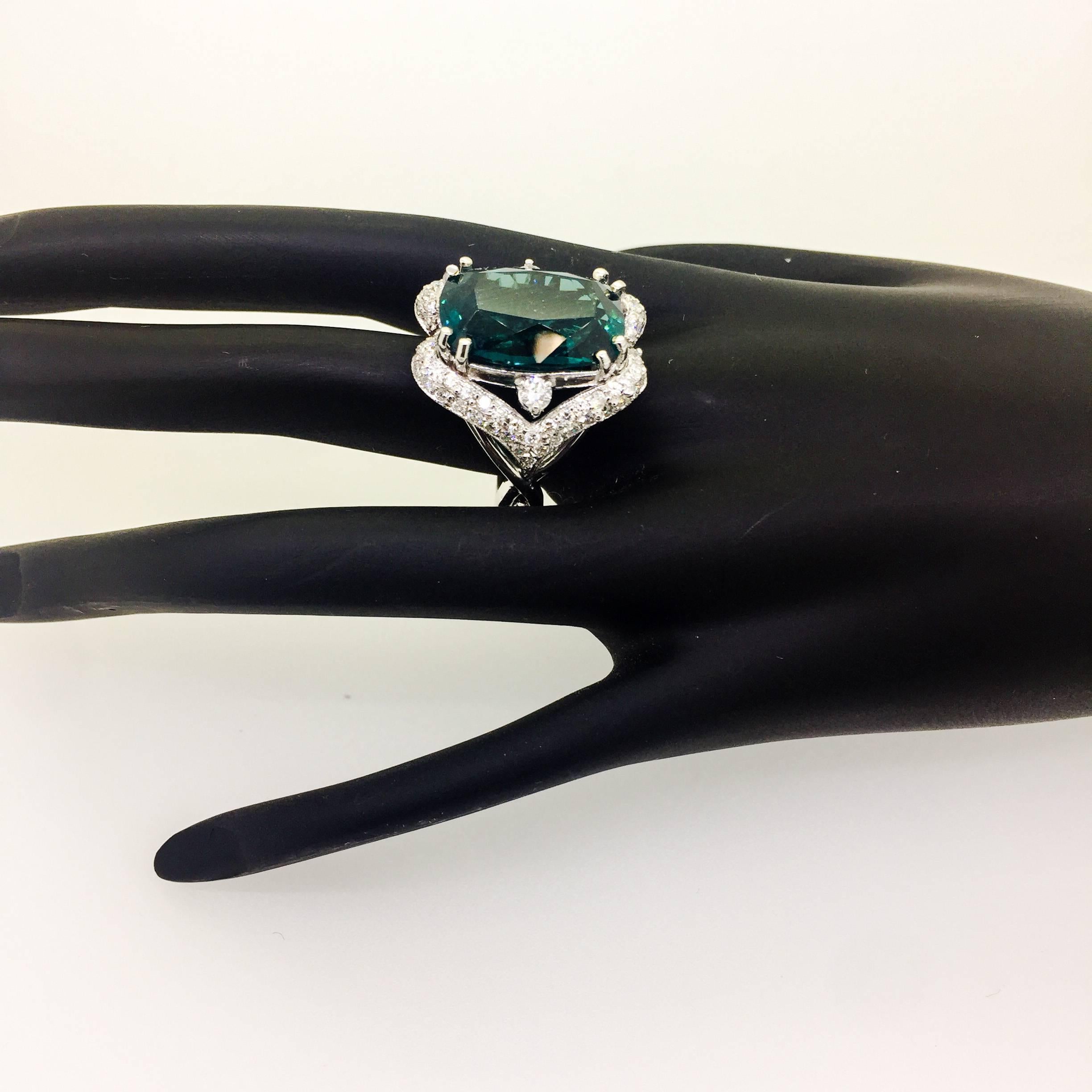 16.56 Carat Apatite Diamond White Gold Cocktail Ring In New Condition In Los Angeles, CA