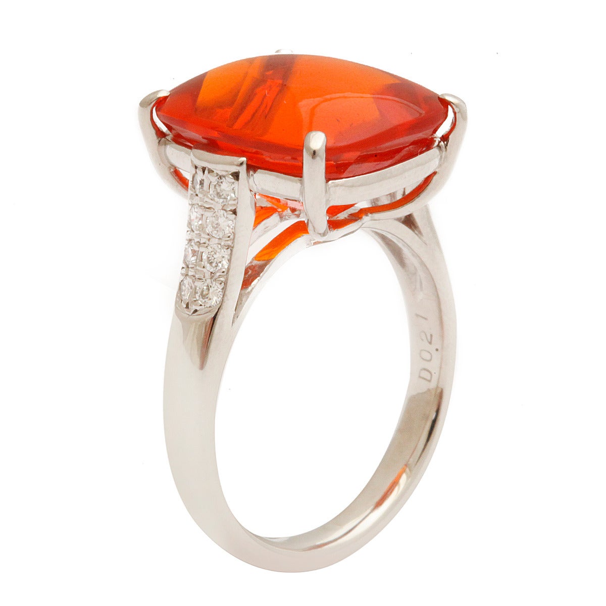 Fire Opal Diamond Platinum Ring In Excellent Condition For Sale In New York, NY