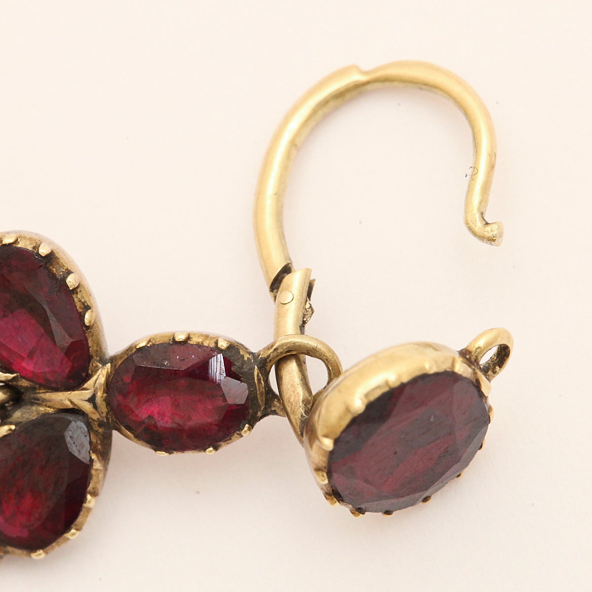 Victorian Garnet Pendant Earrings In Excellent Condition For Sale In New York, NY