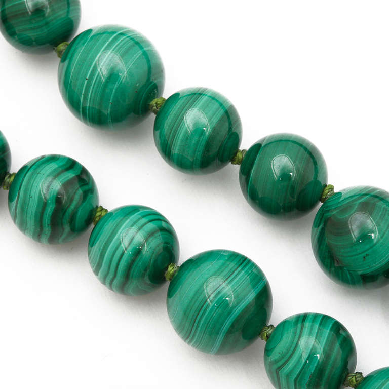 Malachite Bead Necklace In Excellent Condition In New York, NY