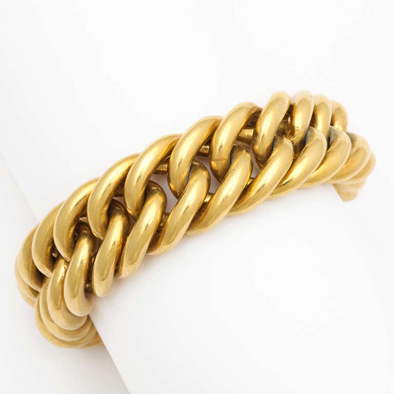 18k gold double curb machine aesthetic link bracelet.