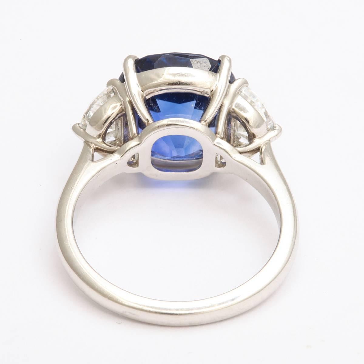 Mid-Century Sapphire Diamond Platinum Ring For Sale 1