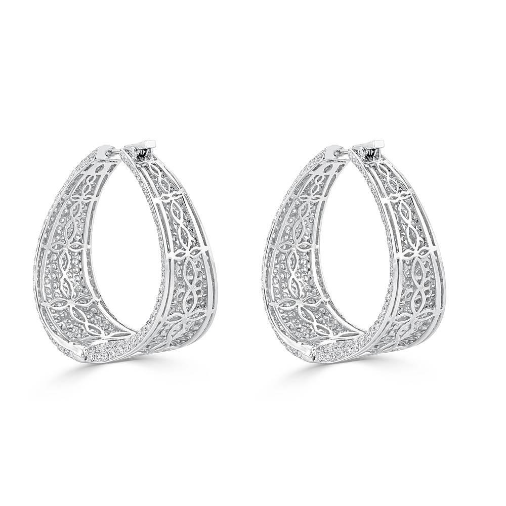 Pave Diamond Inside-Out Wave Hoop Earrings In New Condition In New York, NY