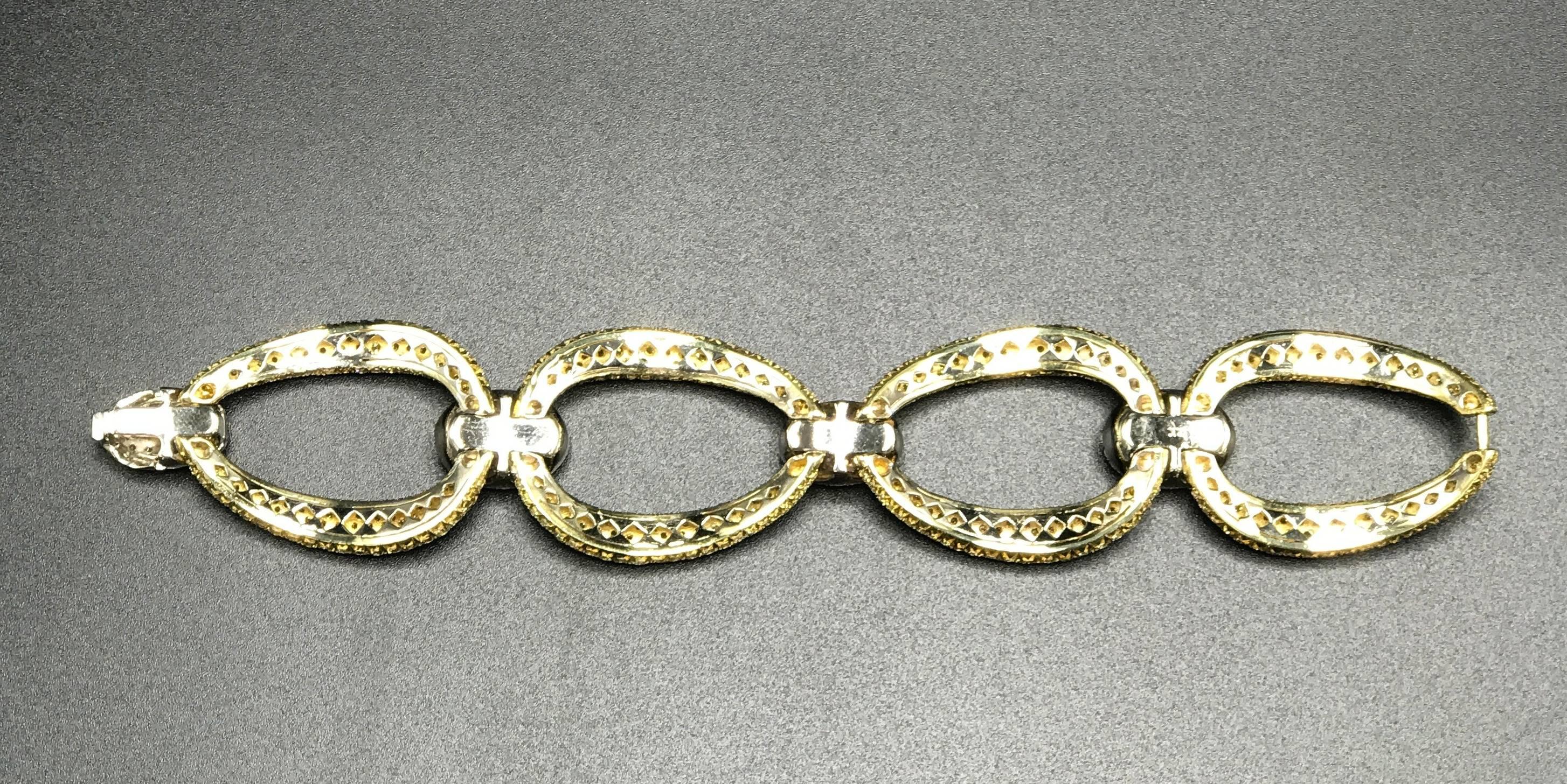Yellow Diamond and White Diamond White Gold and Yellow Gold Link Bracelet In New Condition For Sale In New York, NY