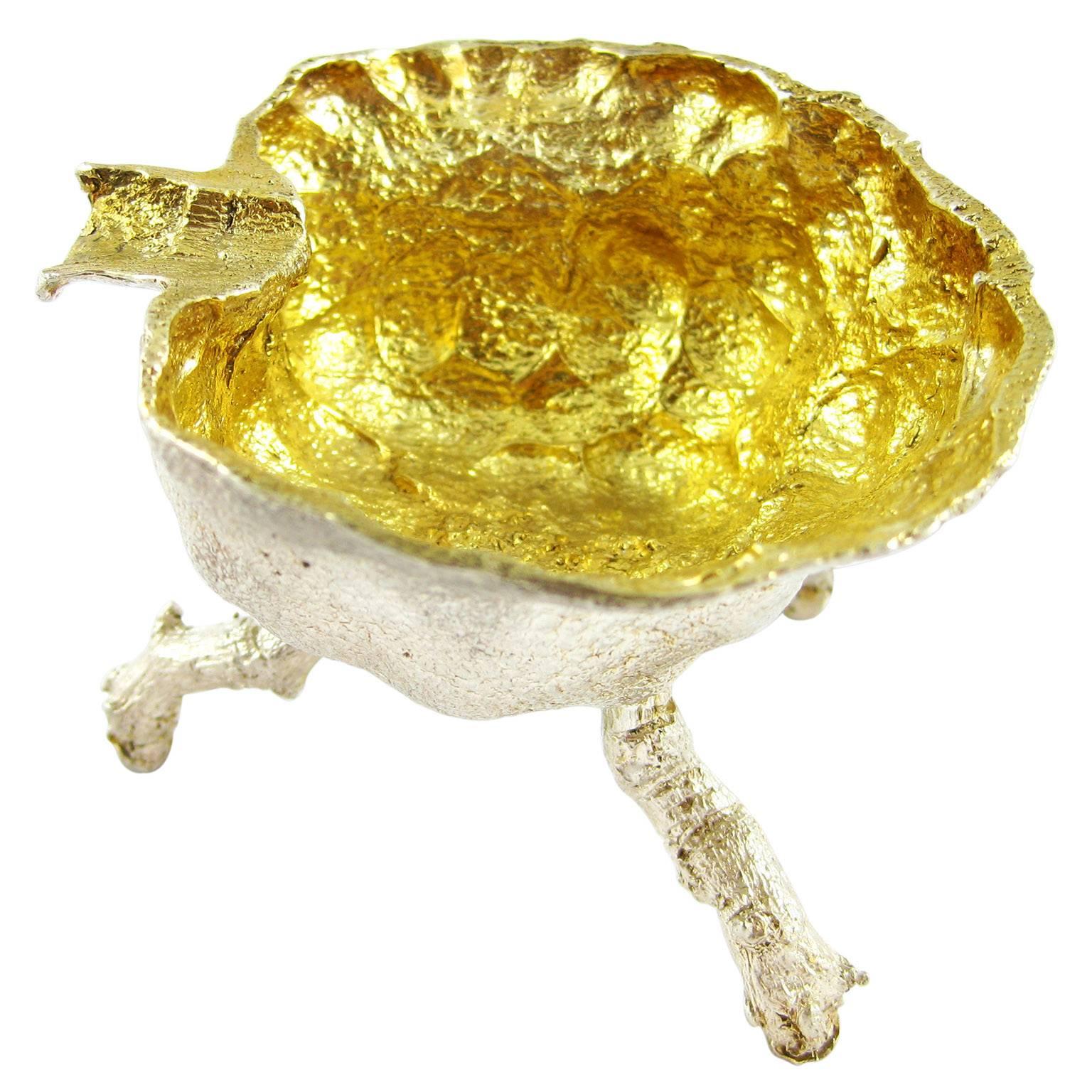 A beautiful addition to any table is the salt cellar in sterling silver with gold plated interior from K. Brunini’s Object d’Art collection.  This is sold as a single item and is complimented by K. Brunini's spoon in either 18K yellow gold with a
