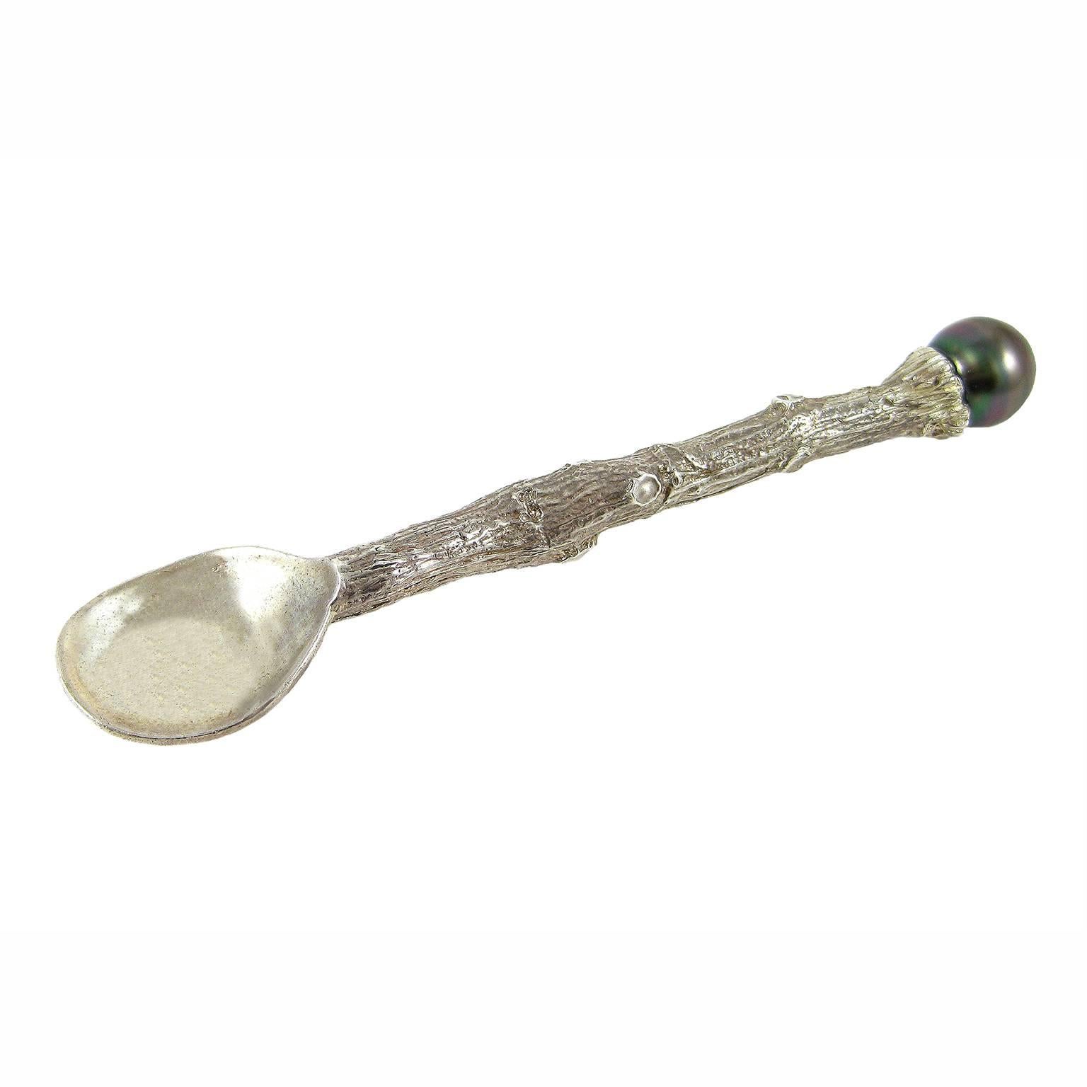 A gorgeous addition to any fashionable table, or accent to the K. Brunini salt cellar, is this delicate salt spoon in Sterling Silver with a Tahitian pearl. From the K. Brunini Object d'Art collection comes this nature-inspired and uniquely designed