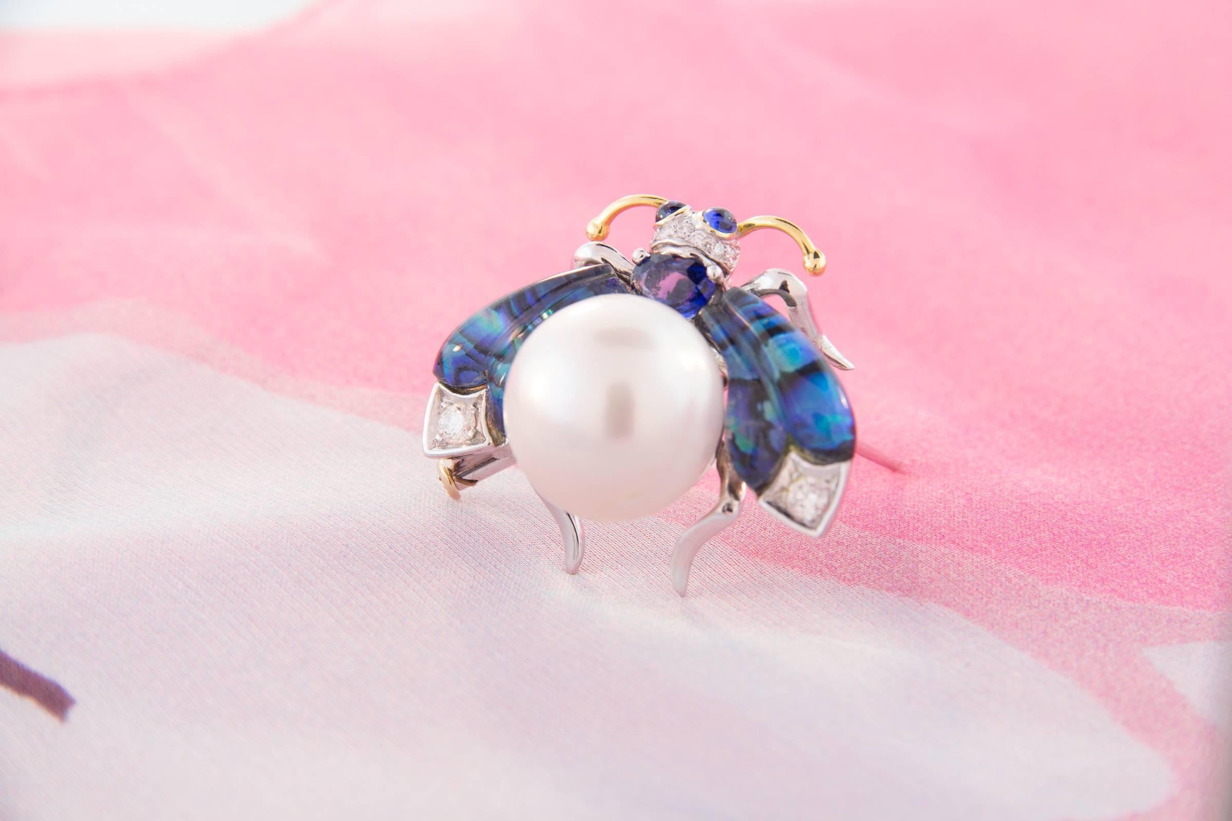 Bee Brooch Pin Heart Shape Blue Sapphire Diamonds Pearl Design by Ella Gafter In New Condition For Sale In New York, NY