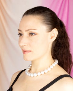 Collar de perlas del mar del Sur con cierre de diamantes diseñado por Ella Gafter