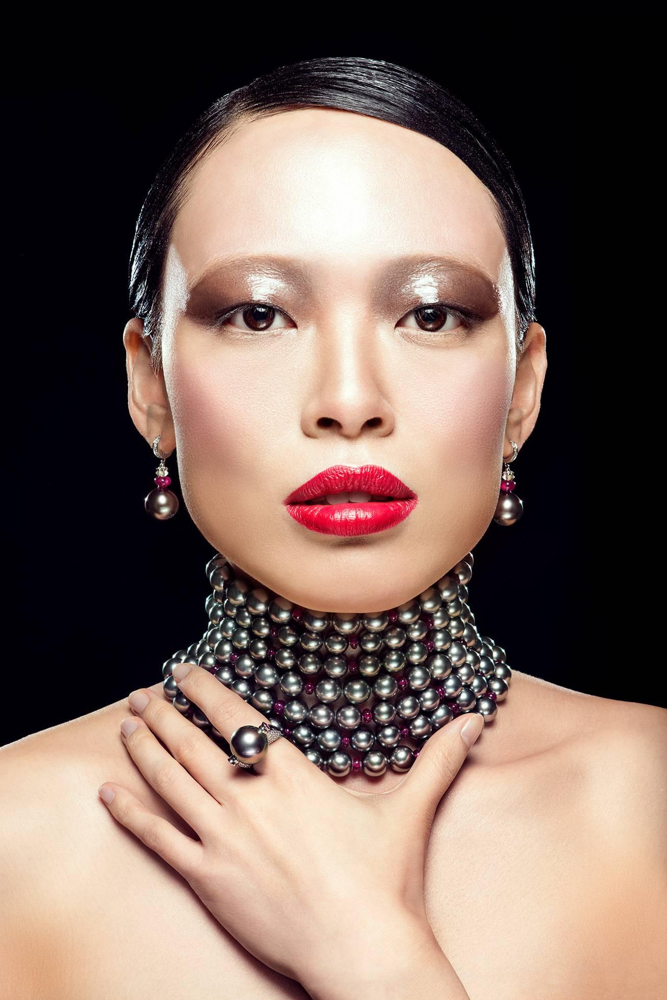 Ella Gafter Black Tahitian Pearl Diamond Earrings For Sale 2