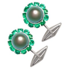 Boutons de manchette en or 18 carats, perles de Tahiti et émeraudes par Ella Gafter