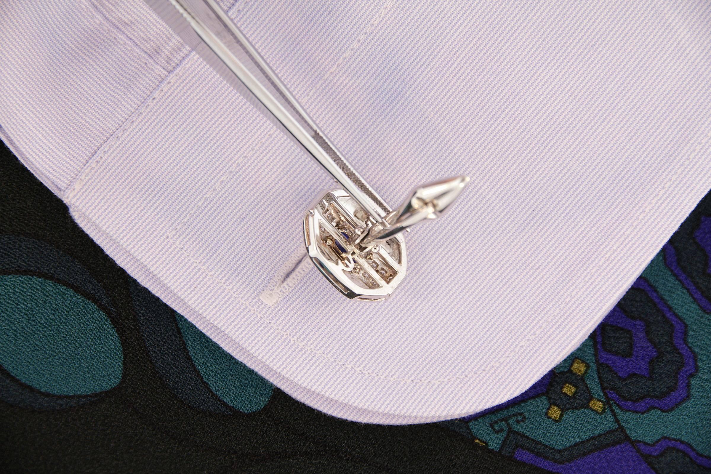 Manschettenknöpfe aus 18 Karat Weißgold mit blauem Saphir und Diamanten im Design von Ella Gafter im Zustand „Neu“ im Angebot in New York, NY