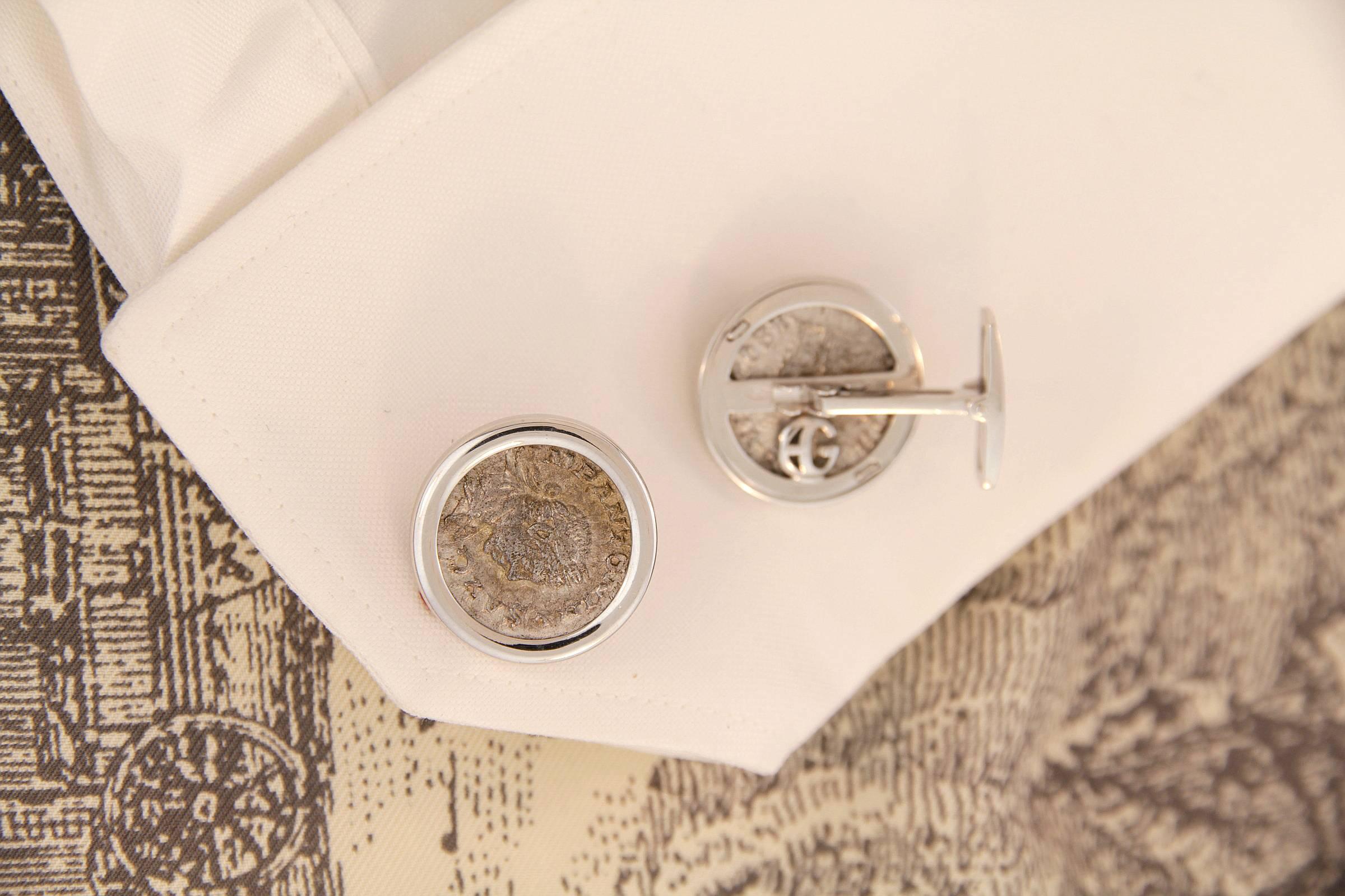 Ella Gafter White Gold Silver Coin Cufflinks  In New Condition For Sale In New York, NY