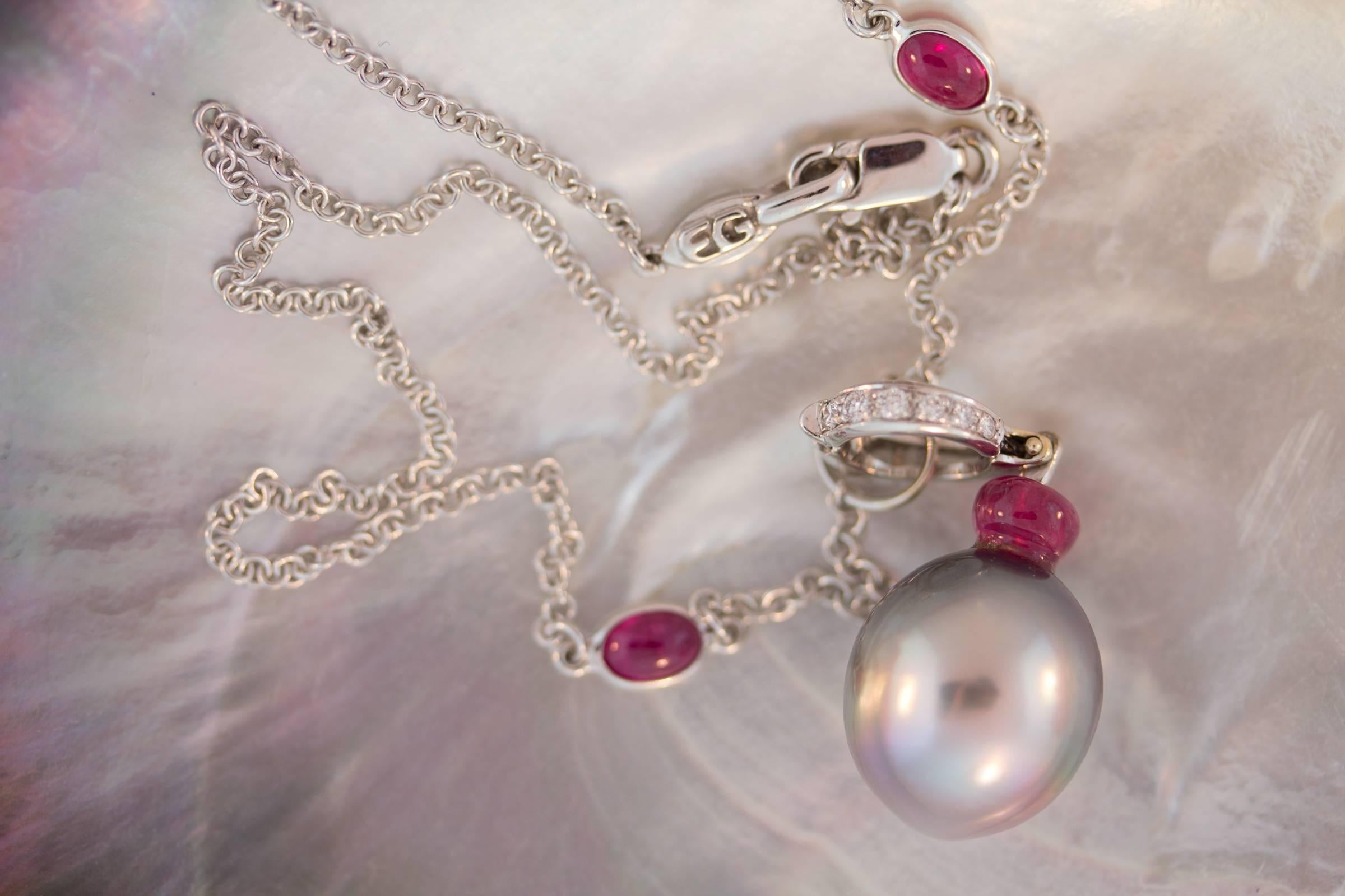 Ella Gafter Pearl Diamond Pendant Necklace For Sale 3