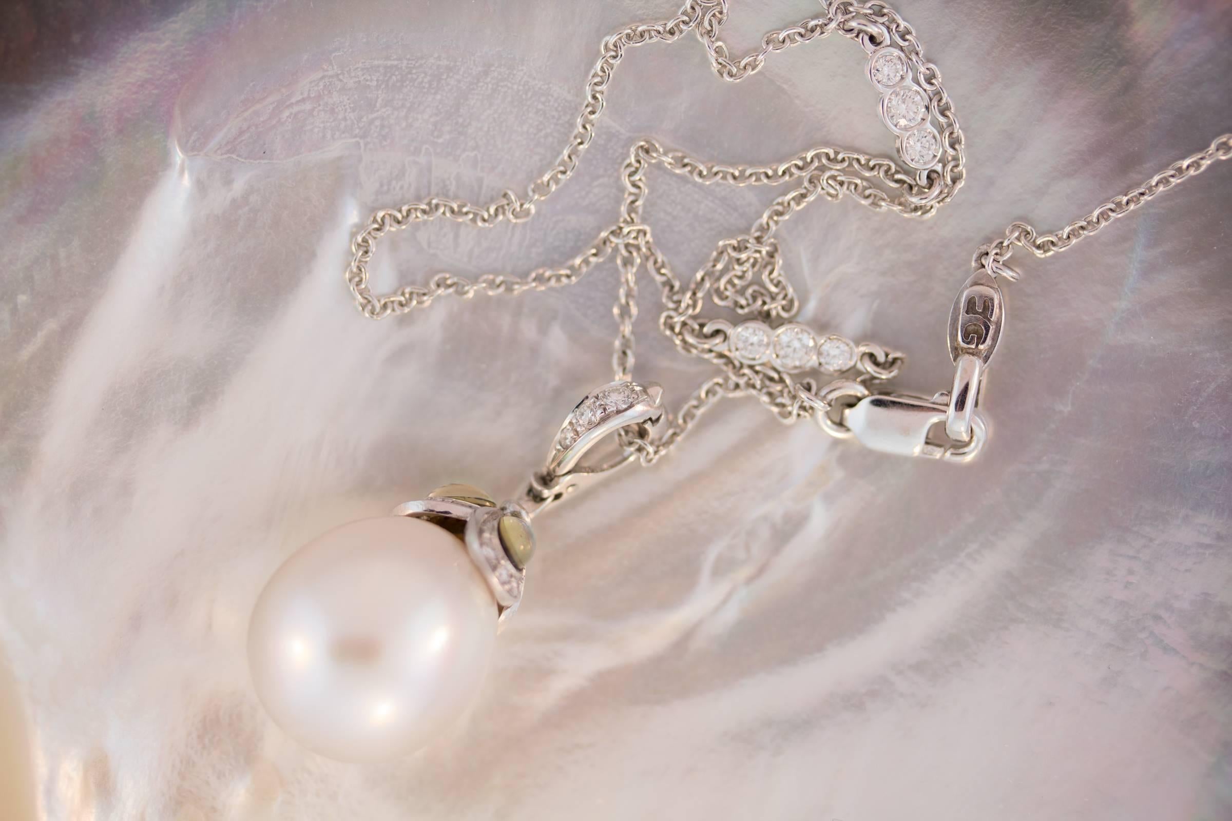 Ella Gafter White Pearl Pendant Necklace 2