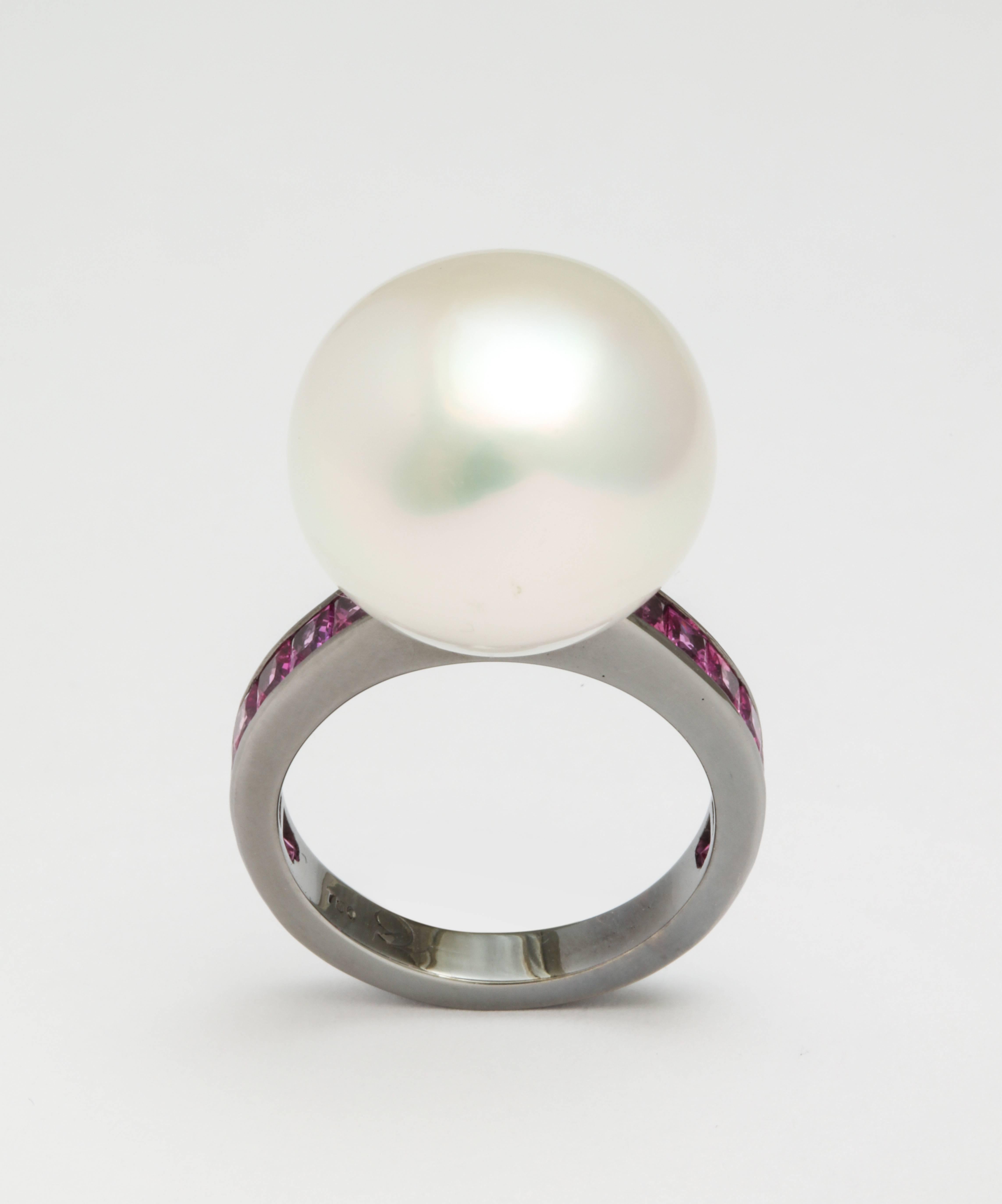 Donna Vock 18K Gold South Sea Cultured Pearl and Pink Sapphire Ring In New Condition For Sale In New York, NY
