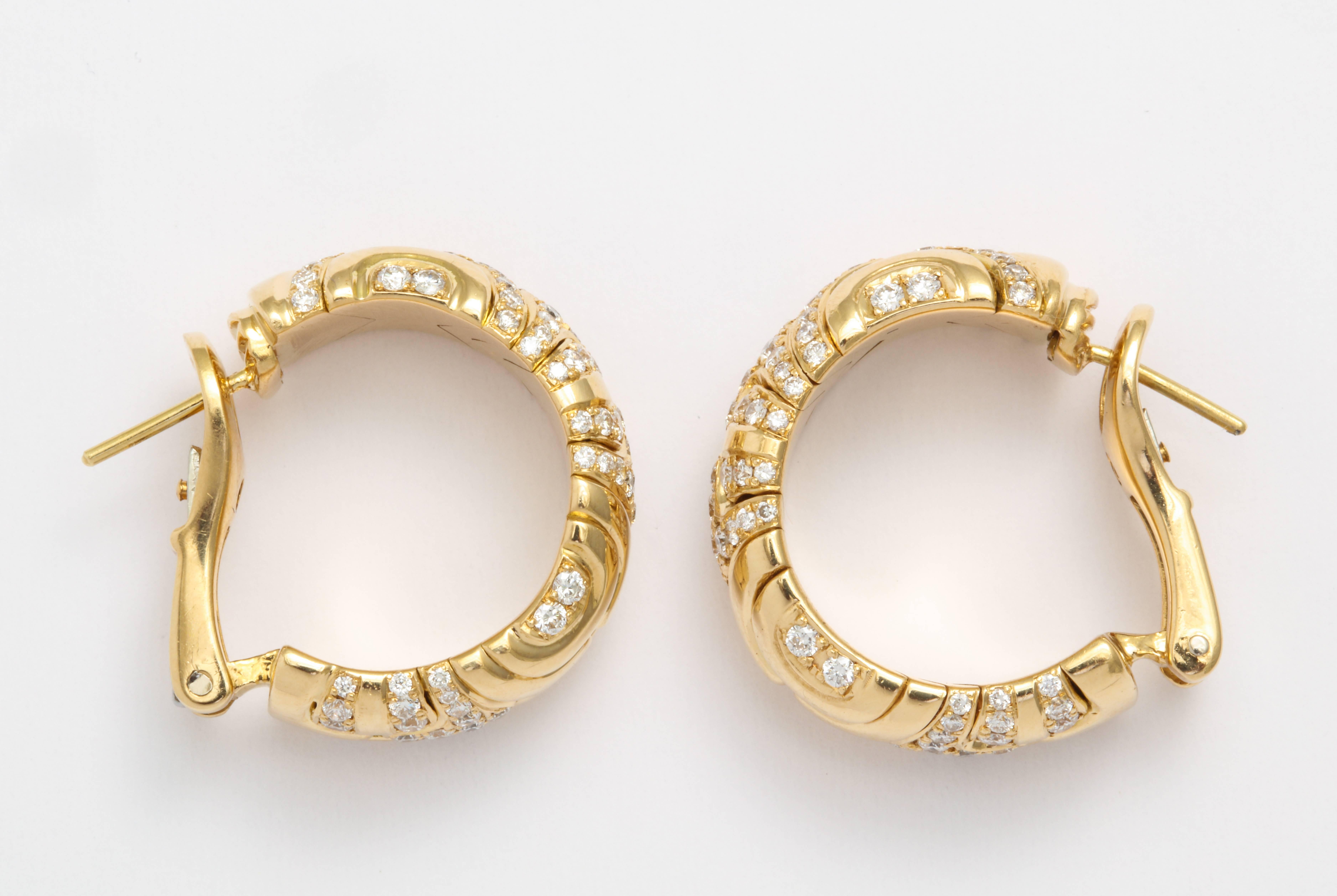 Bulgari 'Parentesi' Gold and Diamond Hoop Earrings In Excellent Condition In New York, NY