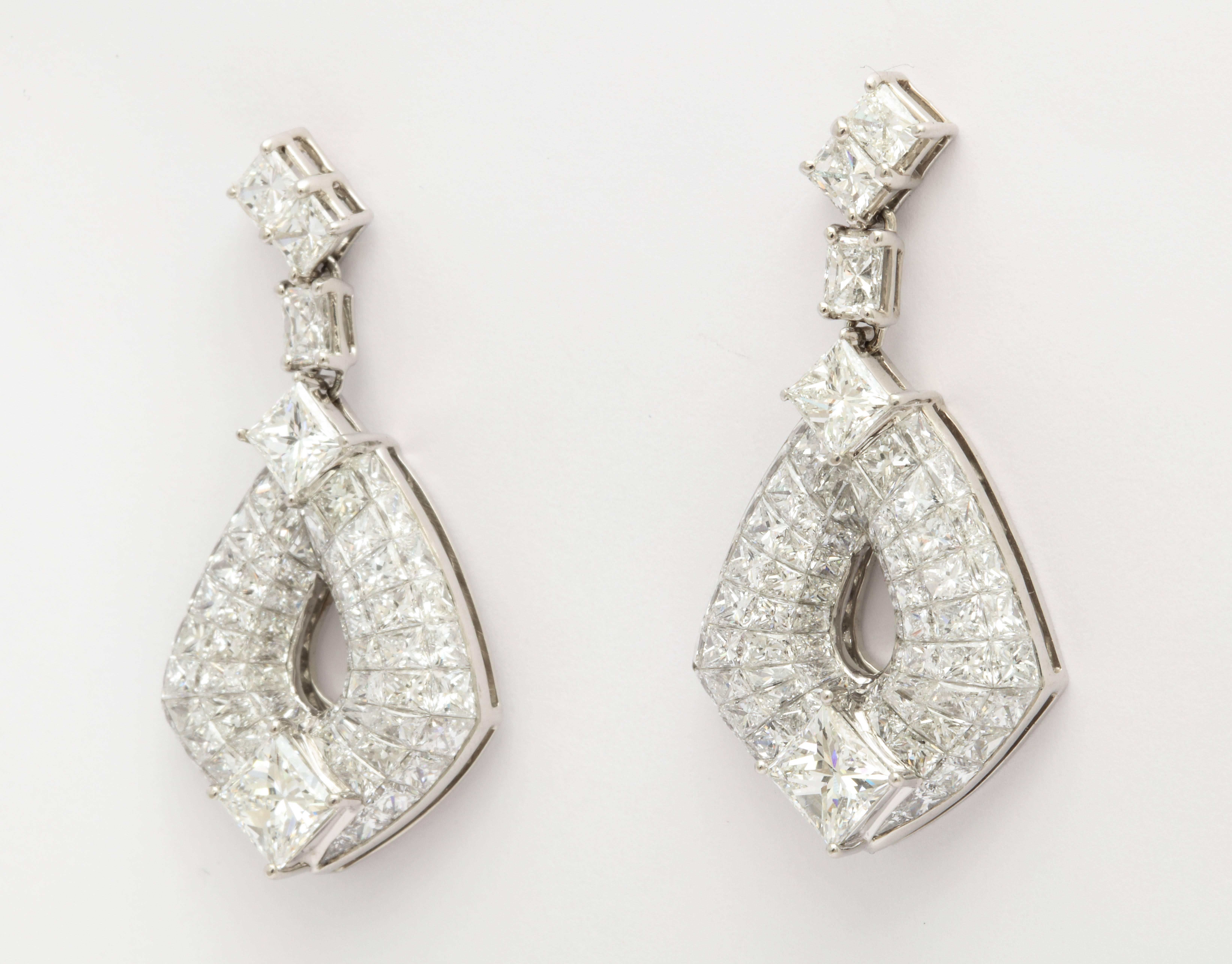 Contemporary 18 Karat White Gold and Diamond Hanging Earrings