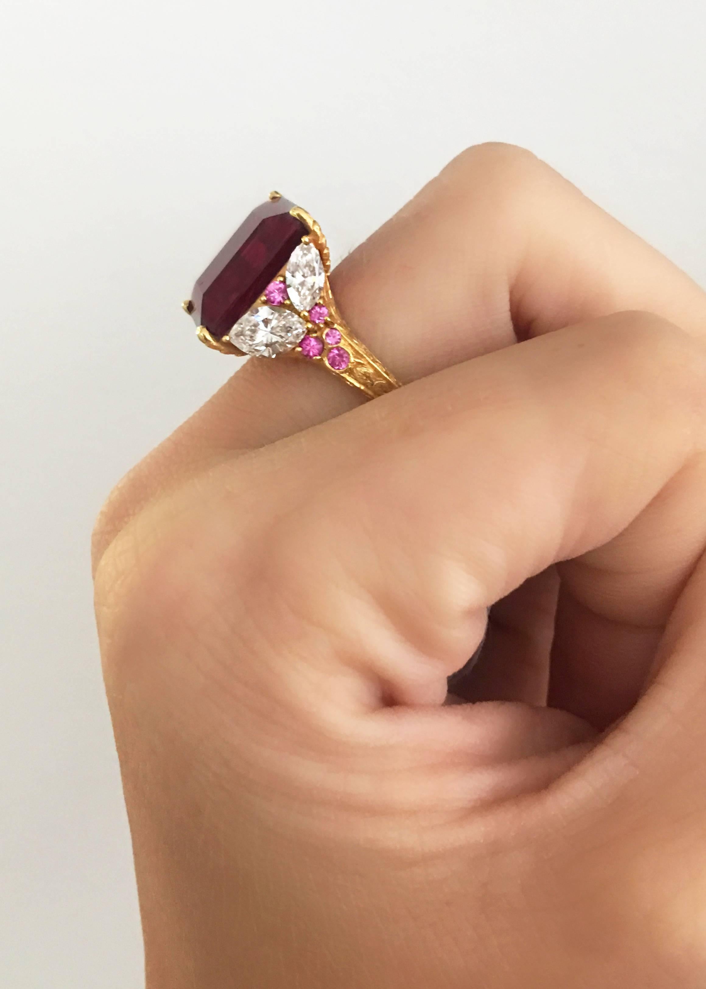 Donna Vock Red Rubelite Diamond and Pink Sapphire Hand Engraved 20K Gold Ring In New Condition In New York, NY