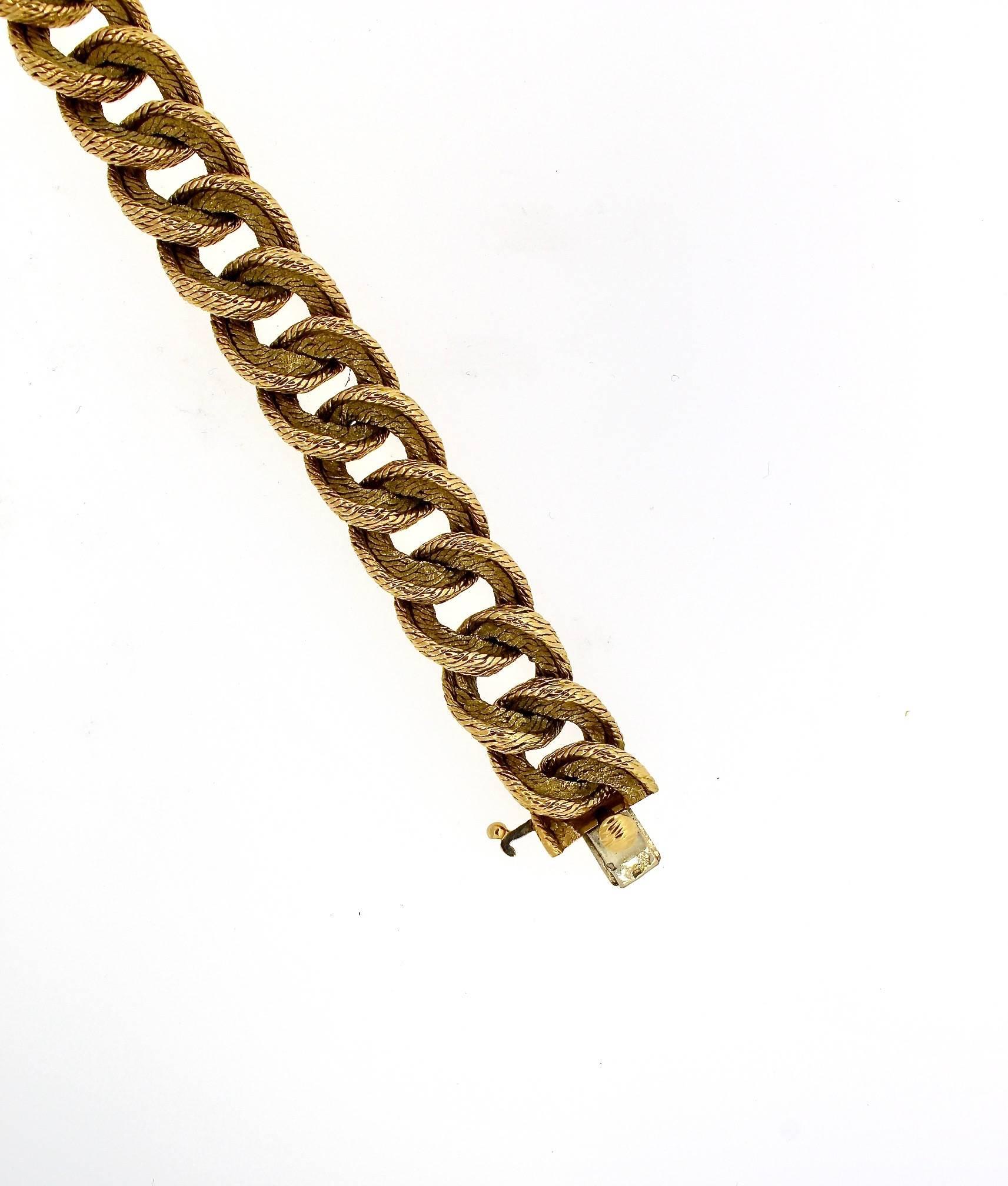 1960s Mellerio Paris Modernist Curblink Textured Gold Bracelet 1