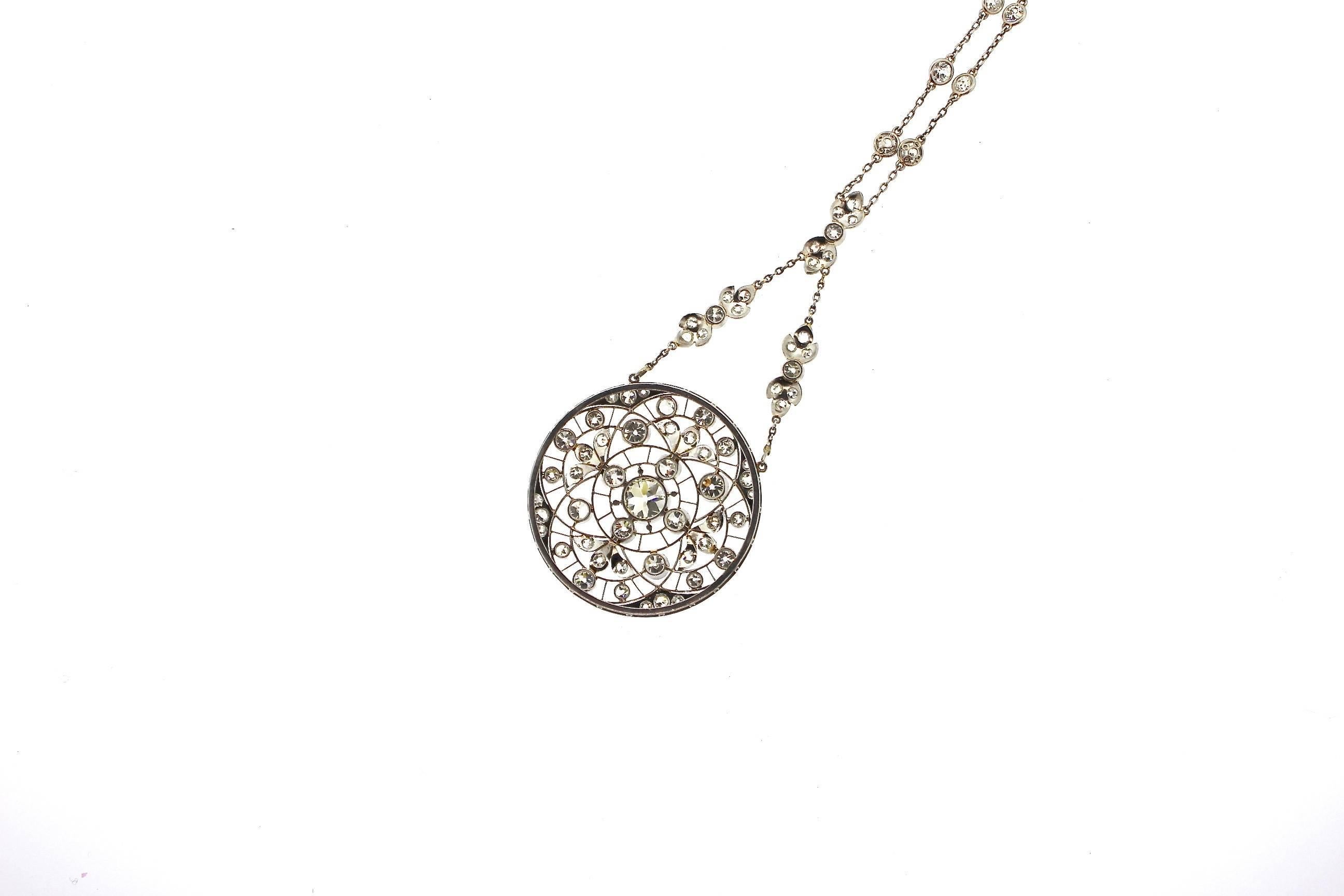 Edwardian Platinum Diamond Sautoir Pendant Necklace, circa 1910 In Good Condition In New York, NY