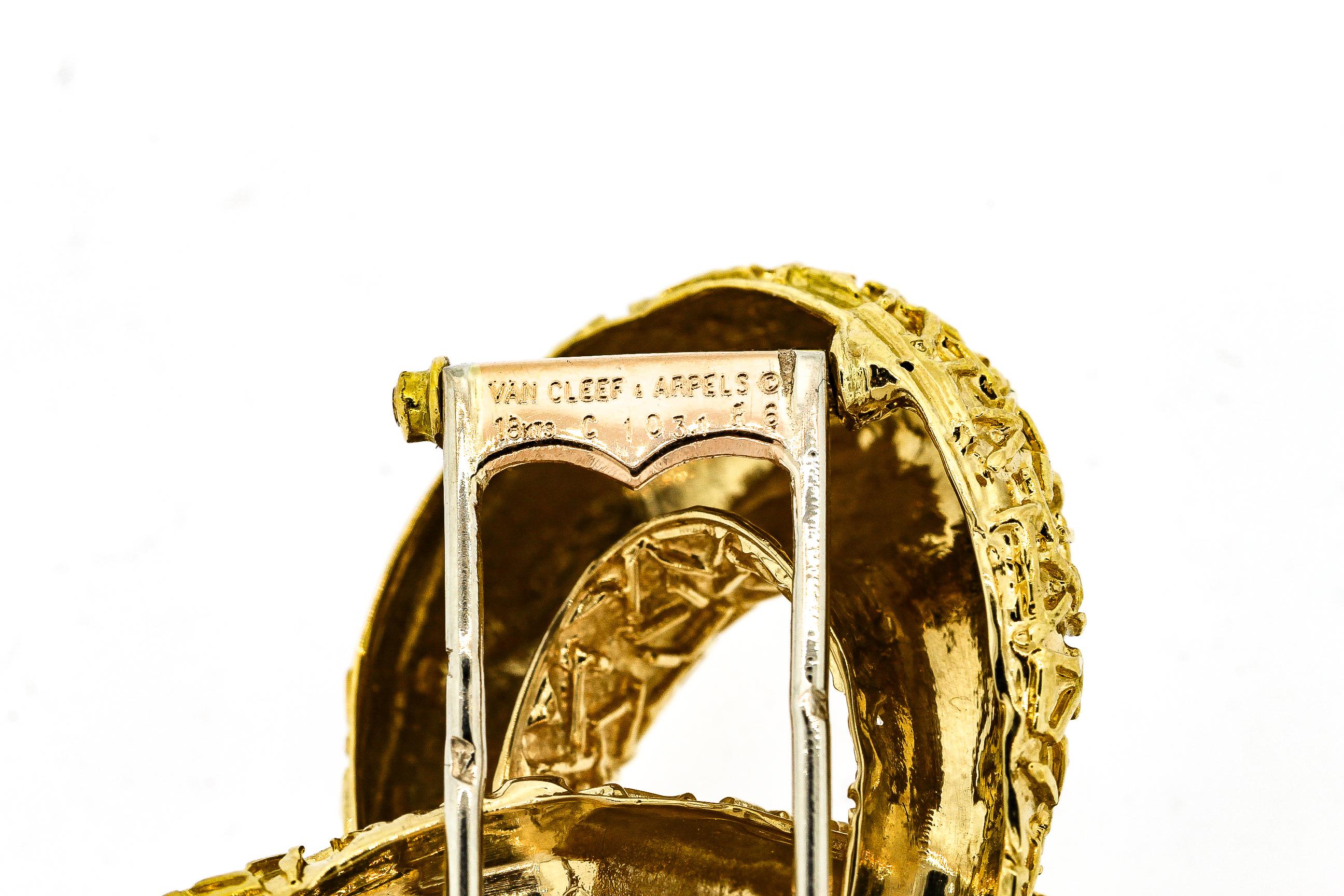 1970sVan Cleef & Arpels 18 Karat Yellow Gold Ribbon Brooch  In Good Condition In New York, NY